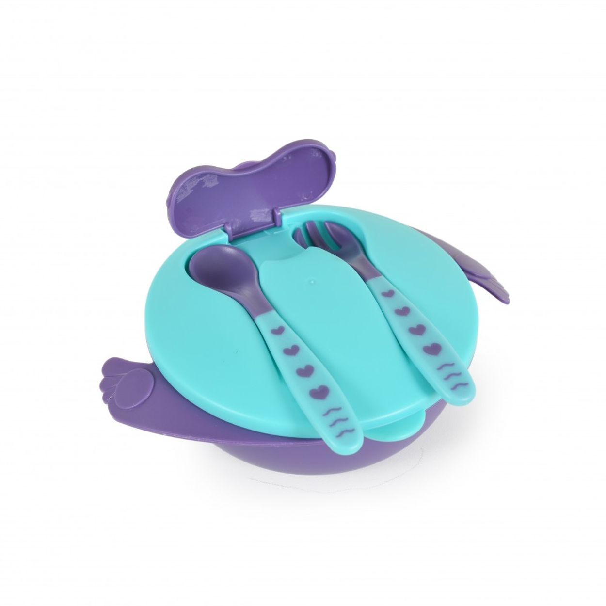 Eine lila und blaue Babyschüssel mit Deckel, Löffel und Gabel gegen einen weißen Hintergrund.