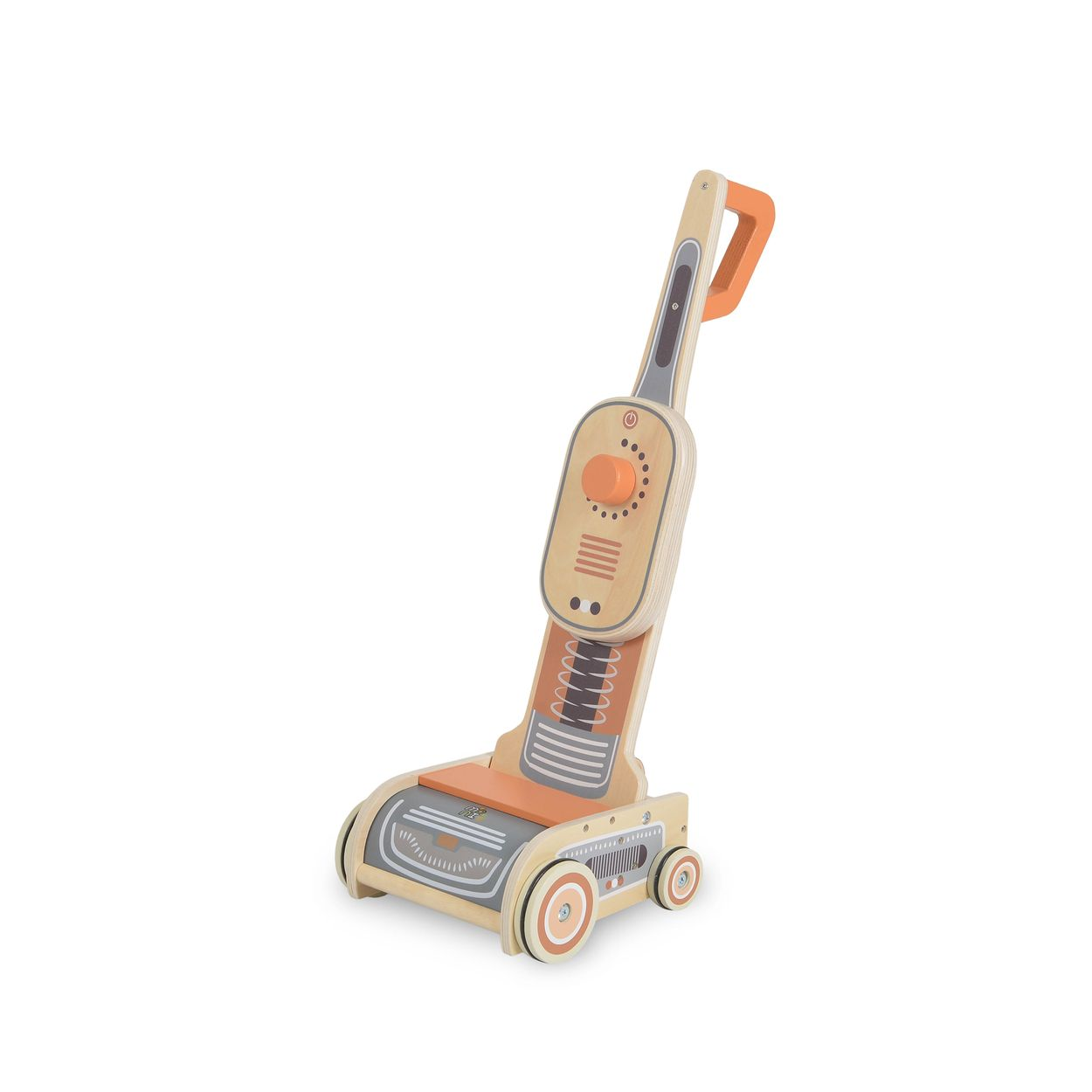 Ein hölzernes Staubsaugerspielzeug in Beige und Orange mit Rädern, Knöpfen und einem langen Griff auf weißem Grund.