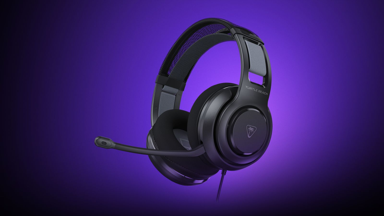 Czarne słuchawki gamingowe Turtle Beach z dołączonym mikrofonem na fioletowym tle.