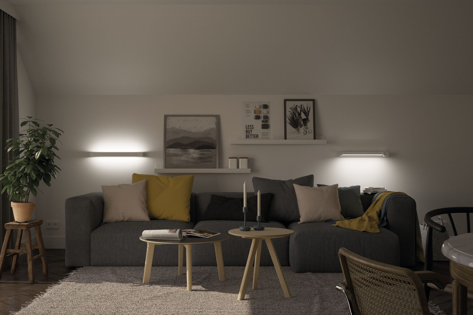 Ein gemütliches Wohnzimmer mit grauer Couch, gelben Kissen, Holztischen, Pflanzen und Wandlampen.