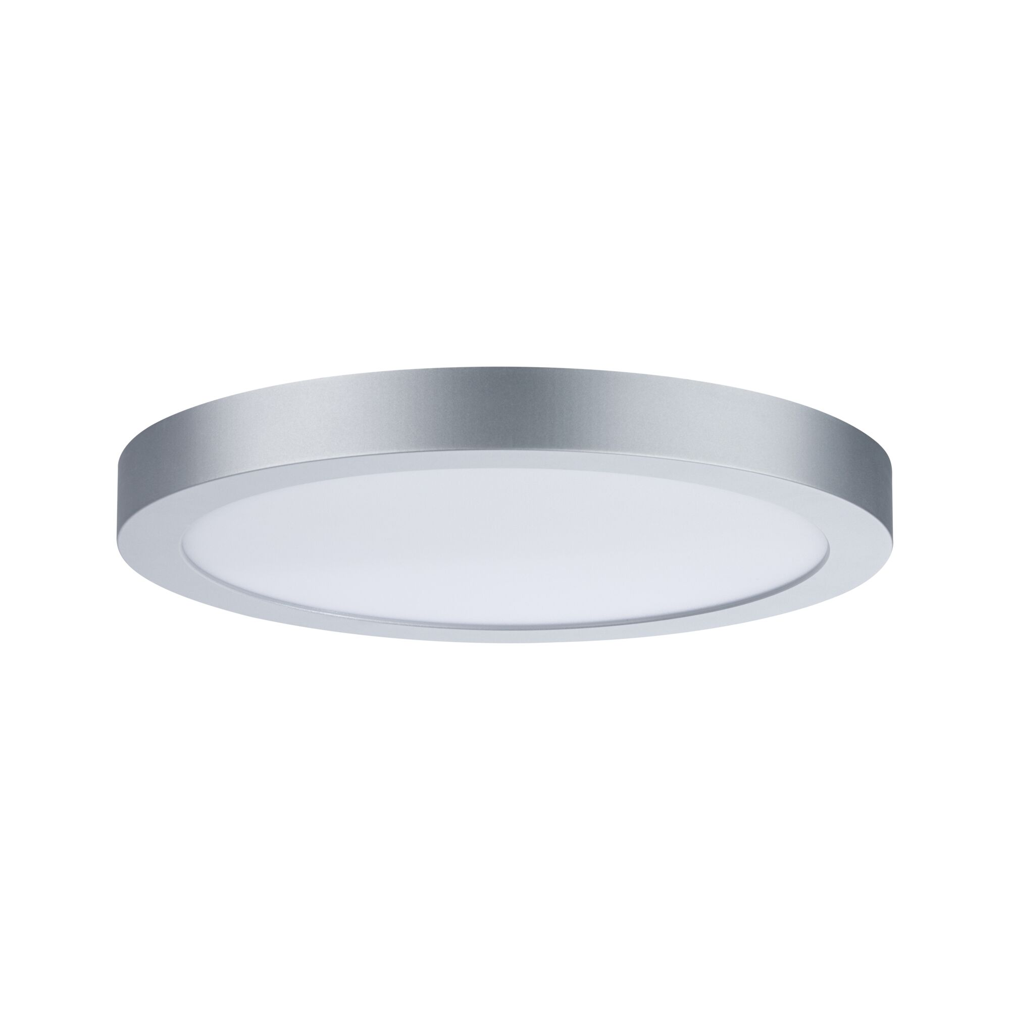 Eine flache, silberne LED-Deckenleuchte mit weißem Diffusor auf weißem Hintergrund.
