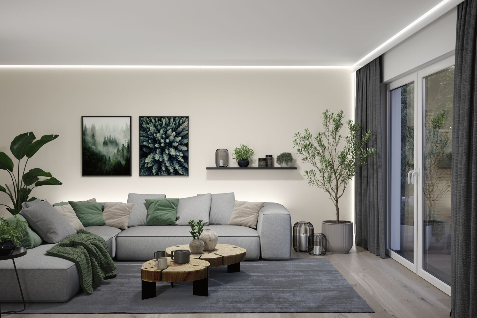 Ein modernes Wohnzimmer mit grauem Ecksofa, Holztischen, Natur-Kunstdrucken und Topfpflanzen.