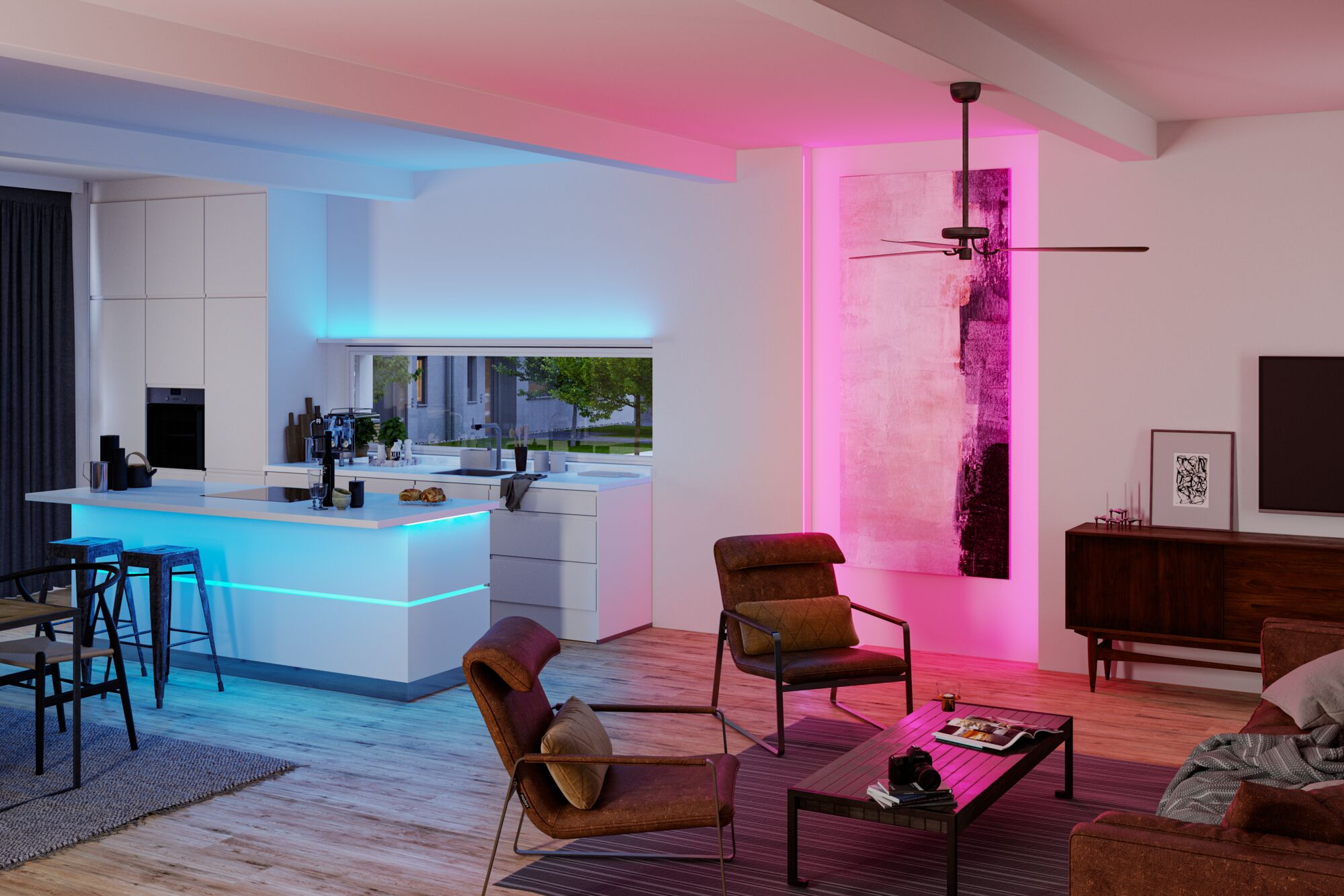 Modernes Wohnzimmer und Küche beleuchtet mit lebendigen blauen und rosa LEDs, mit Sesseln und Couchtisch.