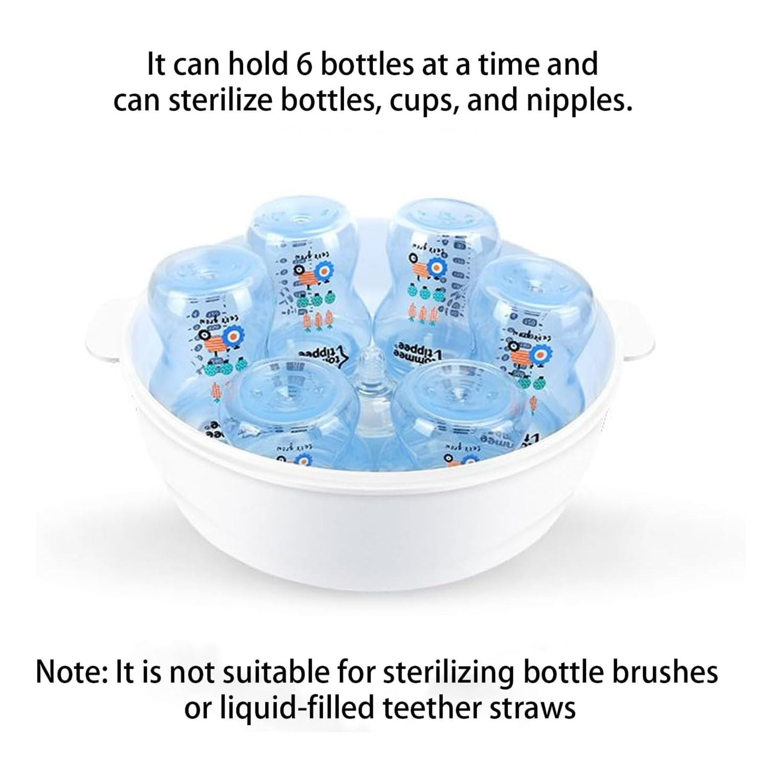 Ein weißer Sterilisator enthält sechs blaue Babyflaschen mit Mustern.