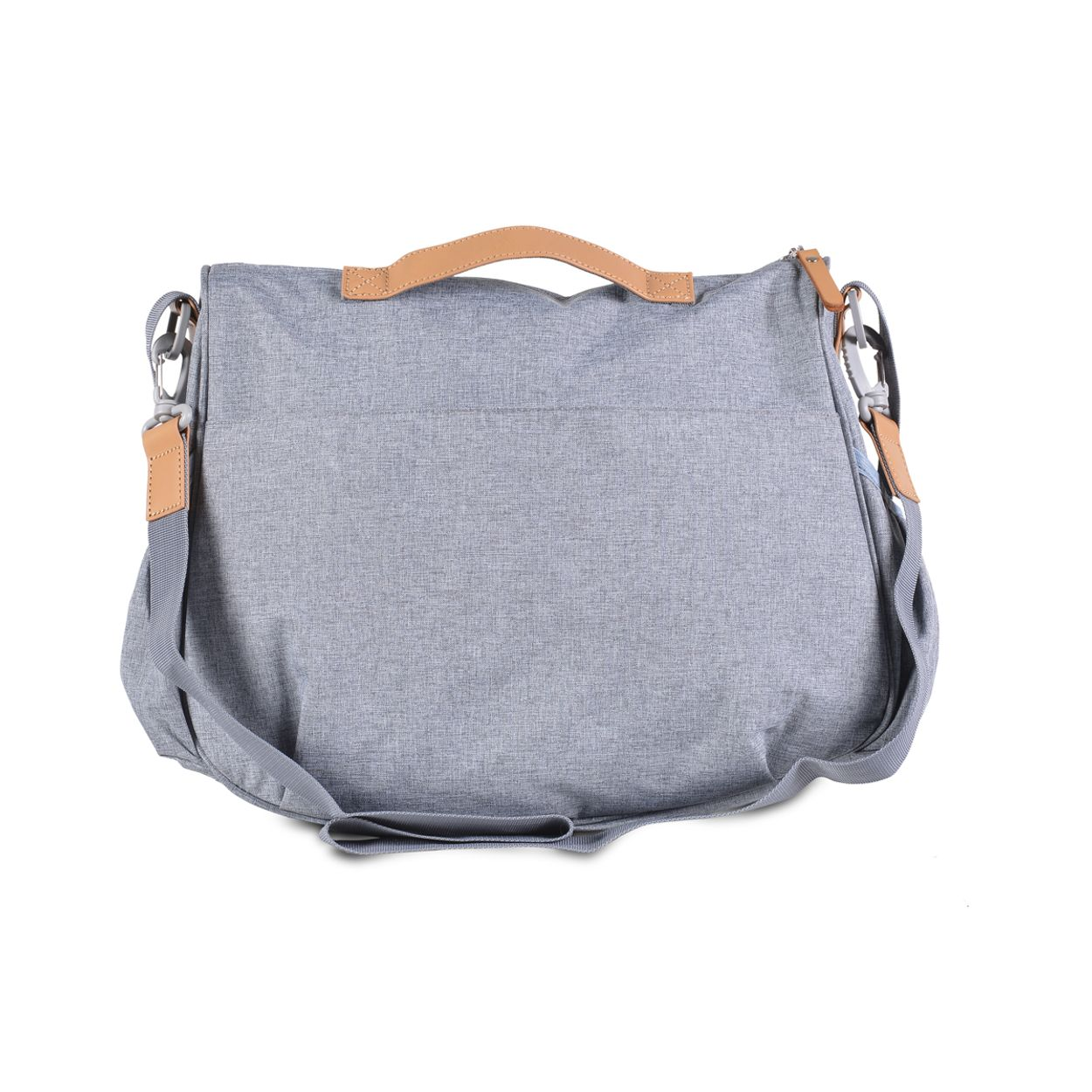 Eine graue Messenger-Tasche mit braunen Ledergriffen und einem verstellbaren Schultergurt auf weißem Hintergrund.