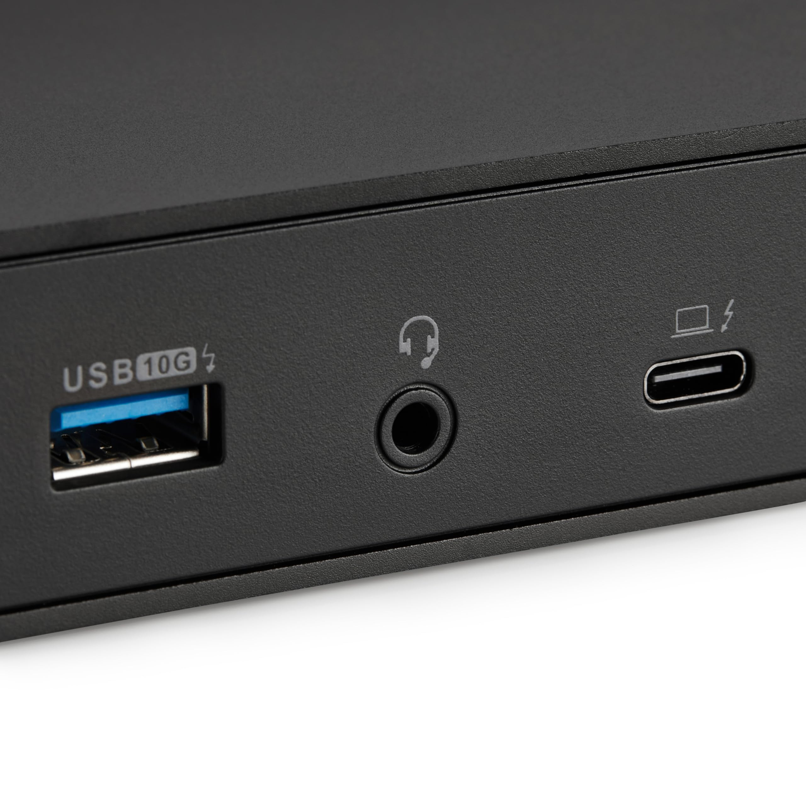 Primo piano di una docking station nera con porta USB, jack per cuffie e porta USB-C.