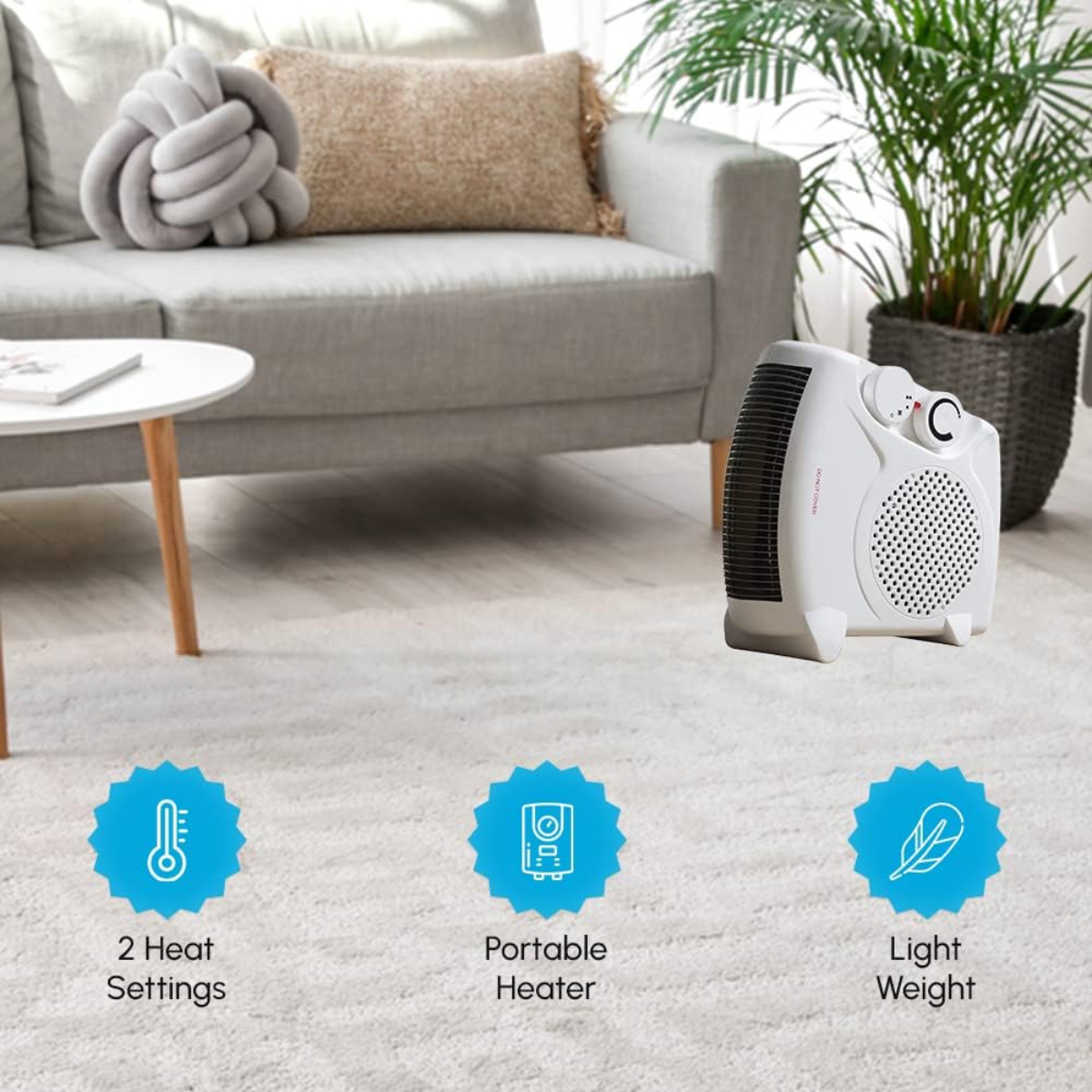Tragbarer weißer Heizlüfter auf einem Teppich vor einem Sofa mit Symbolen für Eigenschaften.