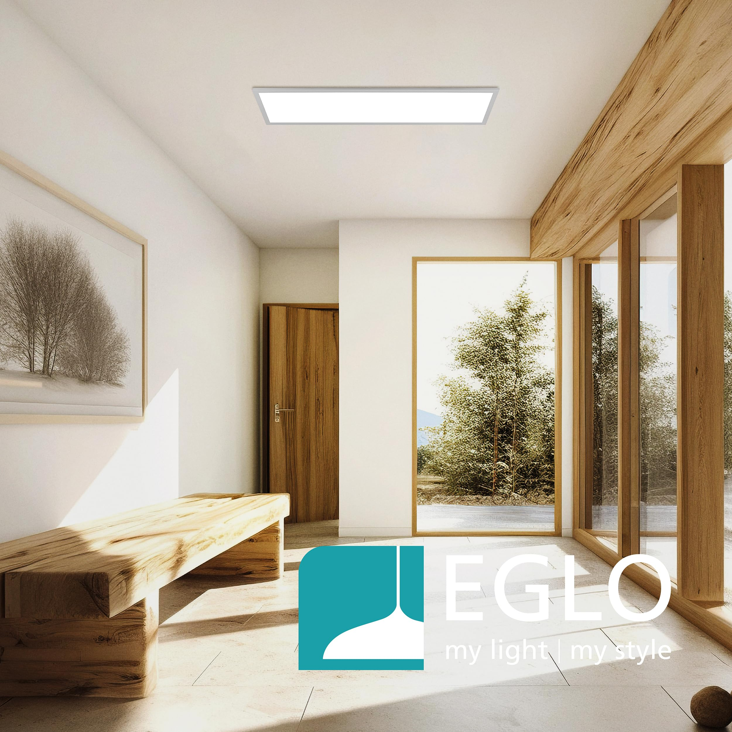 Moderna plafoniera in un corridoio luminoso con elementi in legno e una panca.