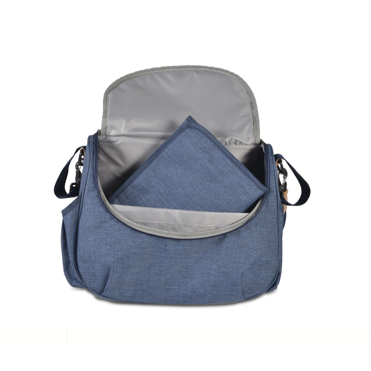 Eine offene blaue Wickeltasche mit grauer Innenfutter und einer passenden blauen Wickelauflage.