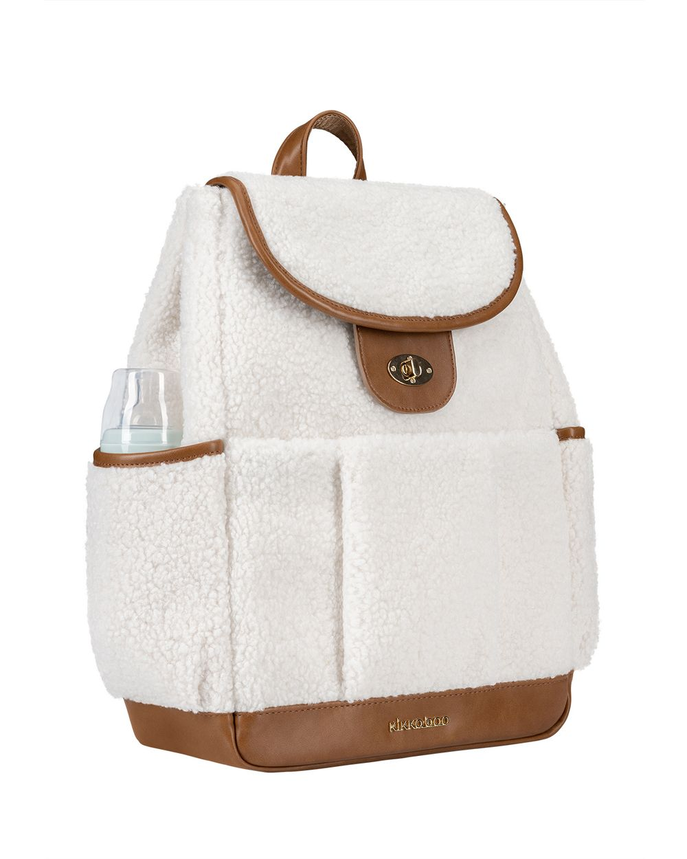 Weißer Teddy-Stoff Rucksack mit braunen Lederdetails, goldenem Verschluss und einer Babynlasche in der Seitentasche.