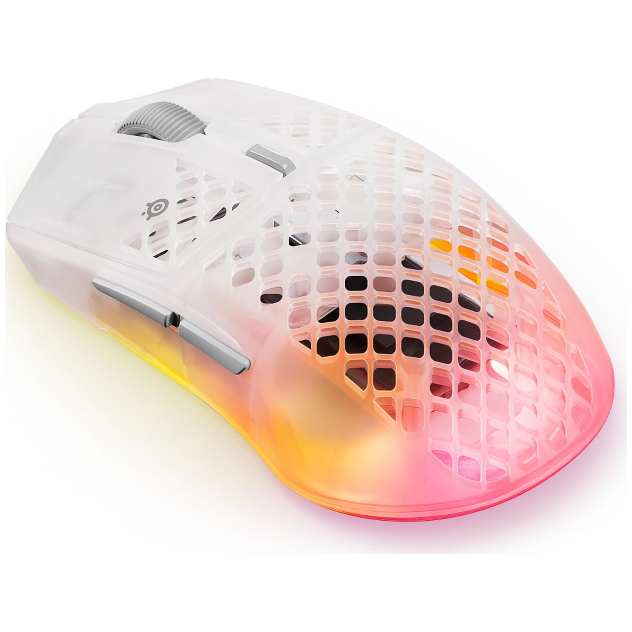 Eine weiße Gaming-Maus mit Wabenmuster und leuchtend gelb-rosa Farbverlauf auf einer hellen Oberfläche.
