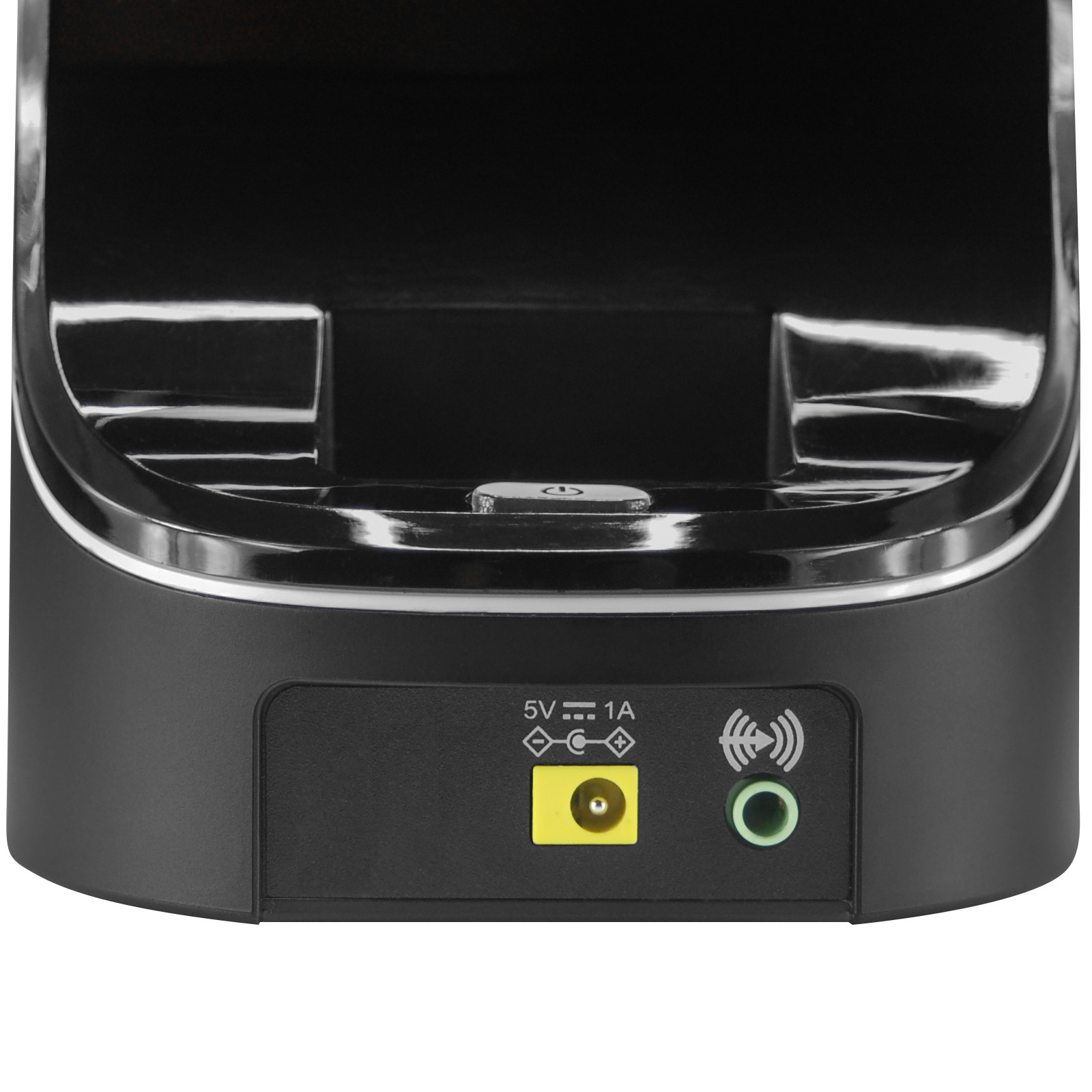 Parte inferiore di una stazione di ricarica nera con porta 5V e icona NFC.