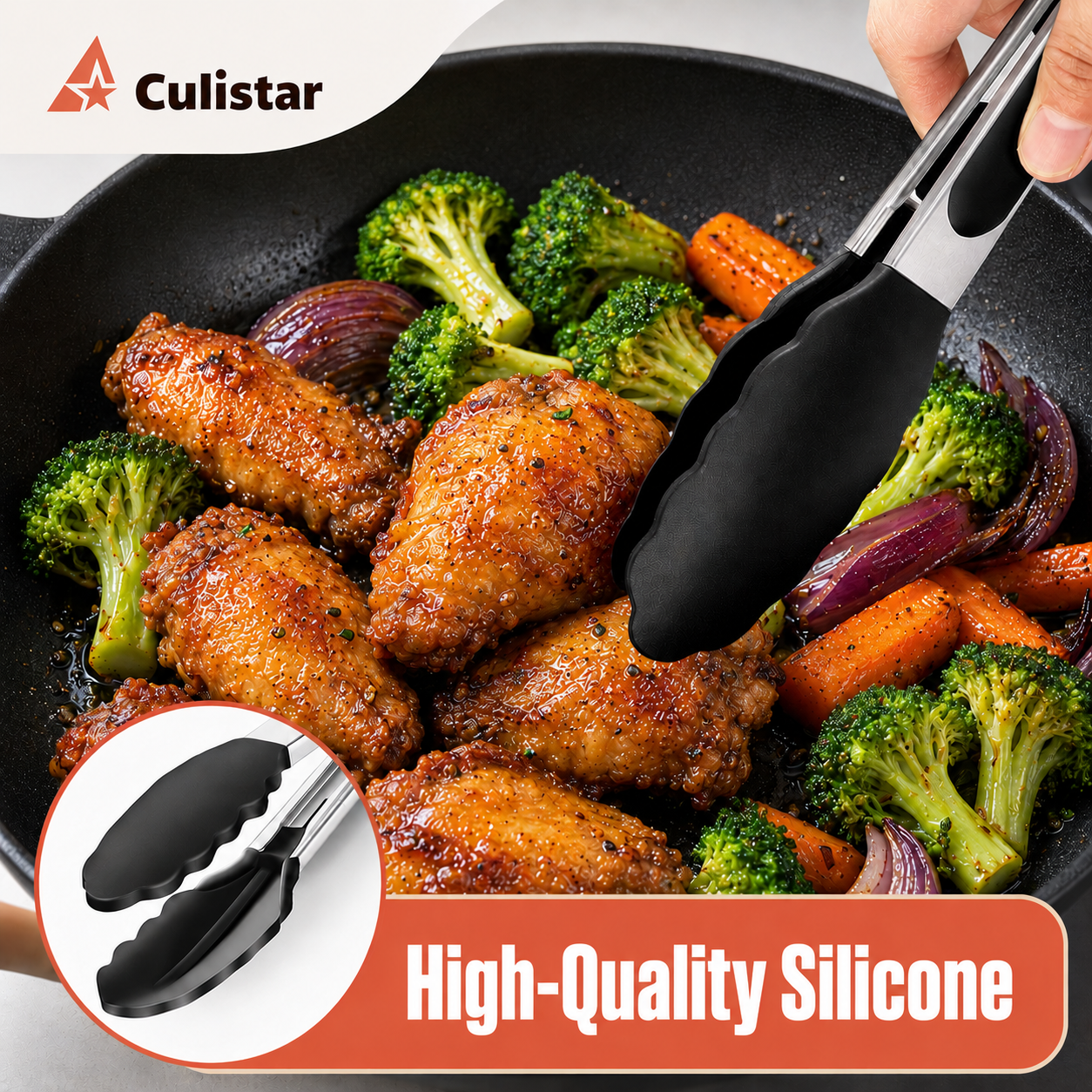 Hand hält Culistar Silikonzange über Pfanne mit gegrilltem Hähnchen und Gemüse.