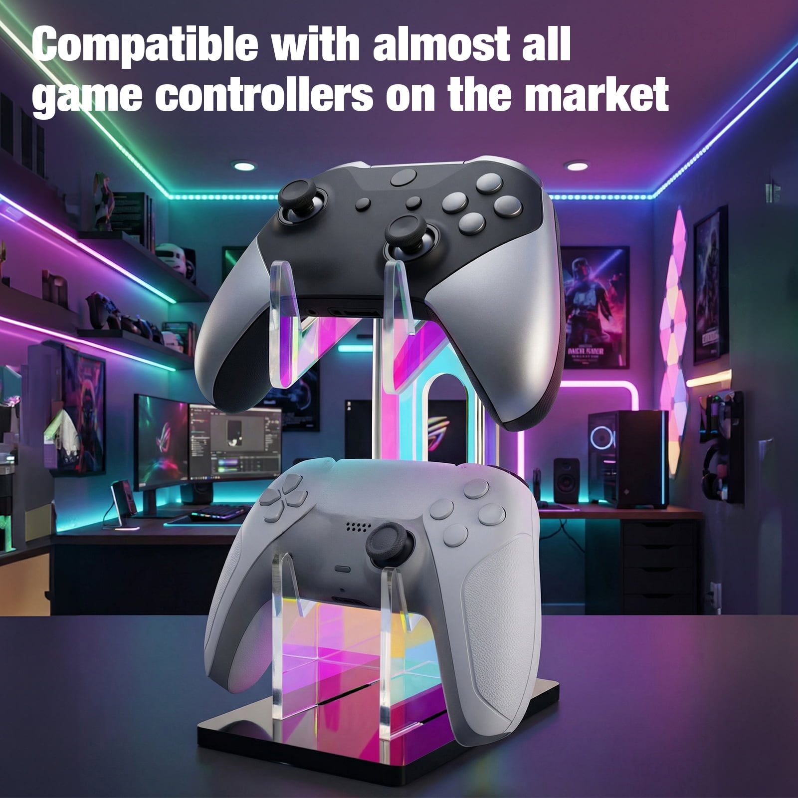 Transparenter Acryl-Ständer hält zwei Gamecontroller vor einem bunt beleuchteten Gaming-Zimmer.