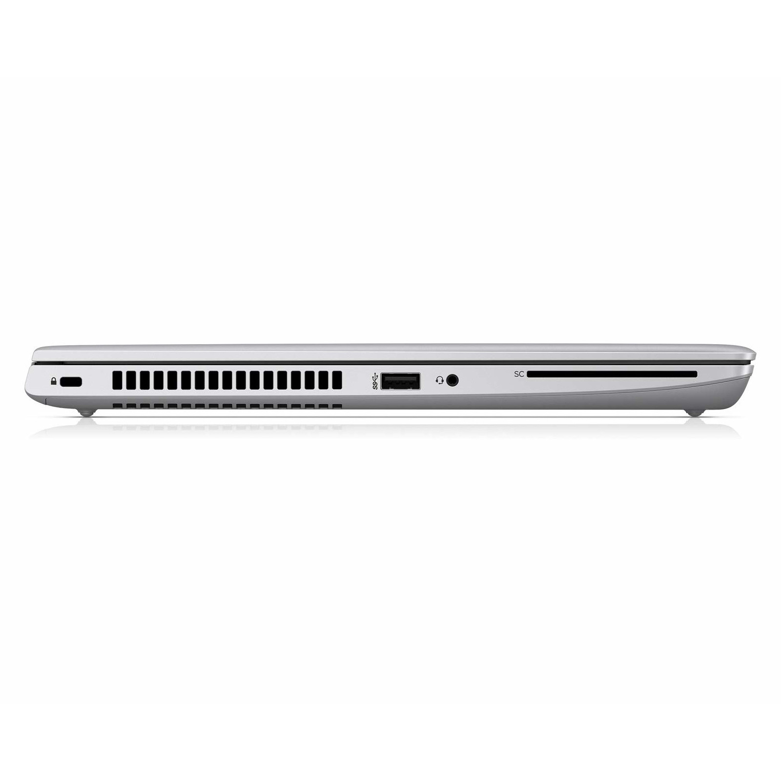 Seitenansicht eines silbernen Laptops mit Anschlüssen, Lüftungsschlitzen und einem Smartcard-Leser auf weißem Hintergrund.