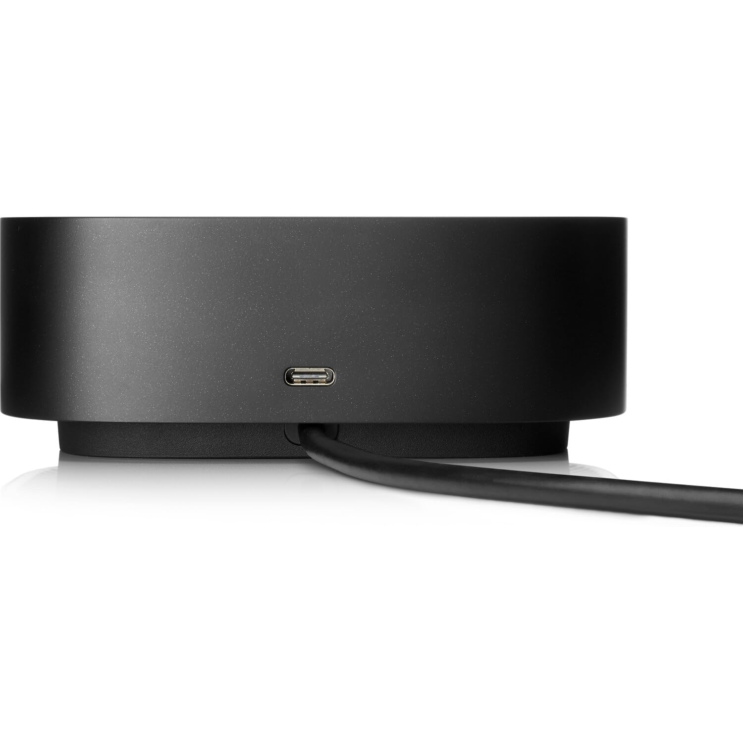 Dispositivo cilindrico nero con porta USB-C e cavo collegato su sfondo bianco.