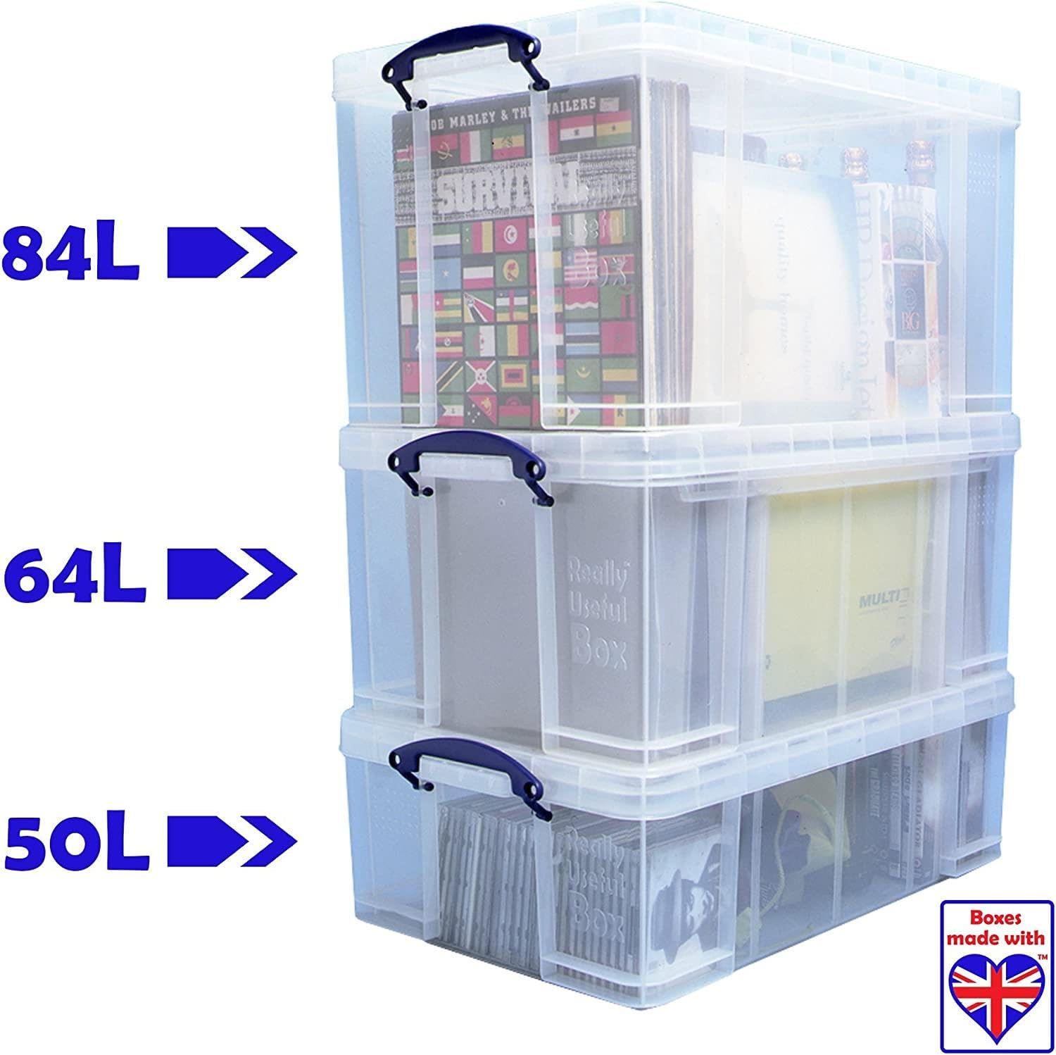 Tre scatole portaoggetti trasparenti impilate con manici blu e dischi in vinile, capacità 84L, 64L e 50L.