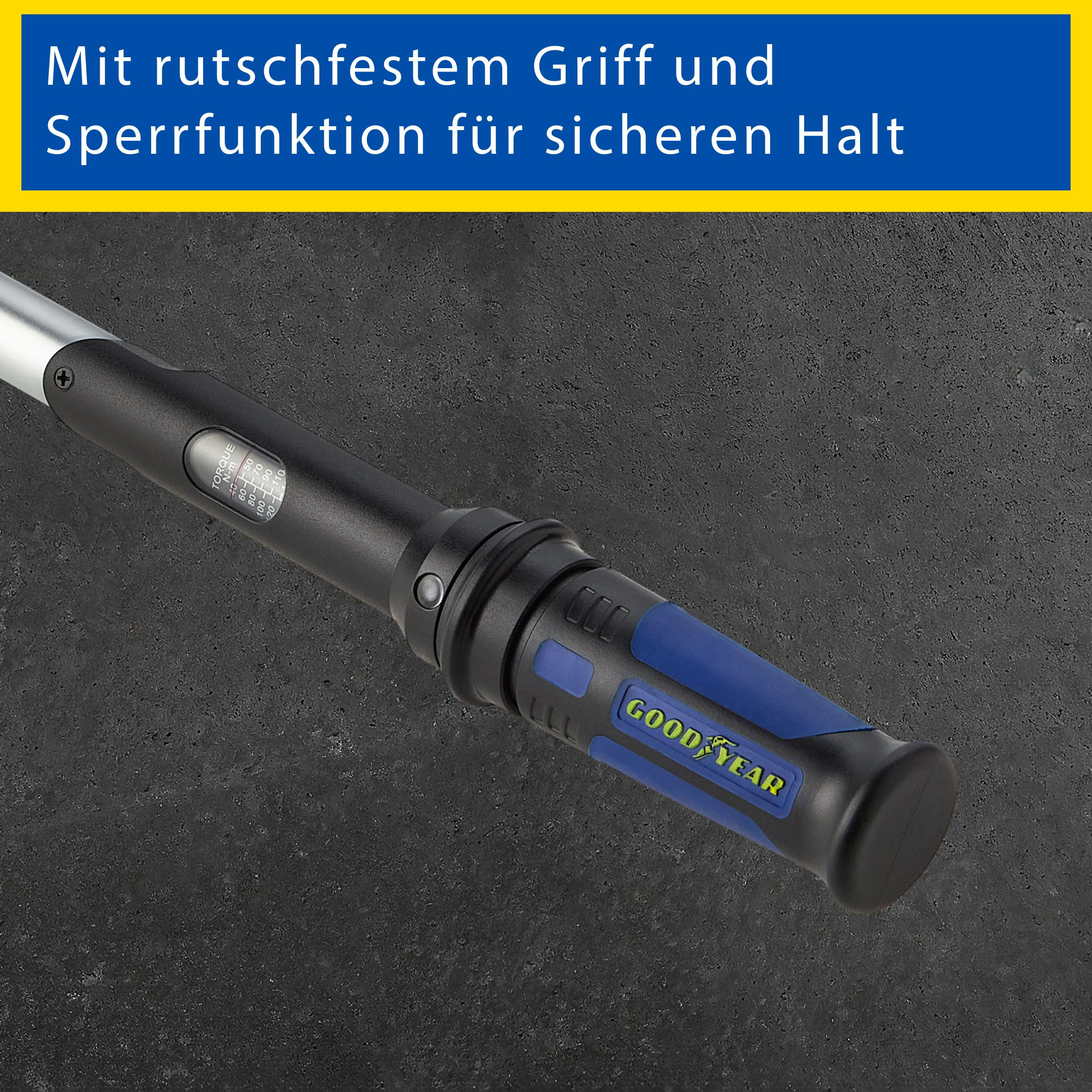 Drehmomentschlüssel mit schwarzem und blauem Goodyear-Griff auf dunklem Untergrund.