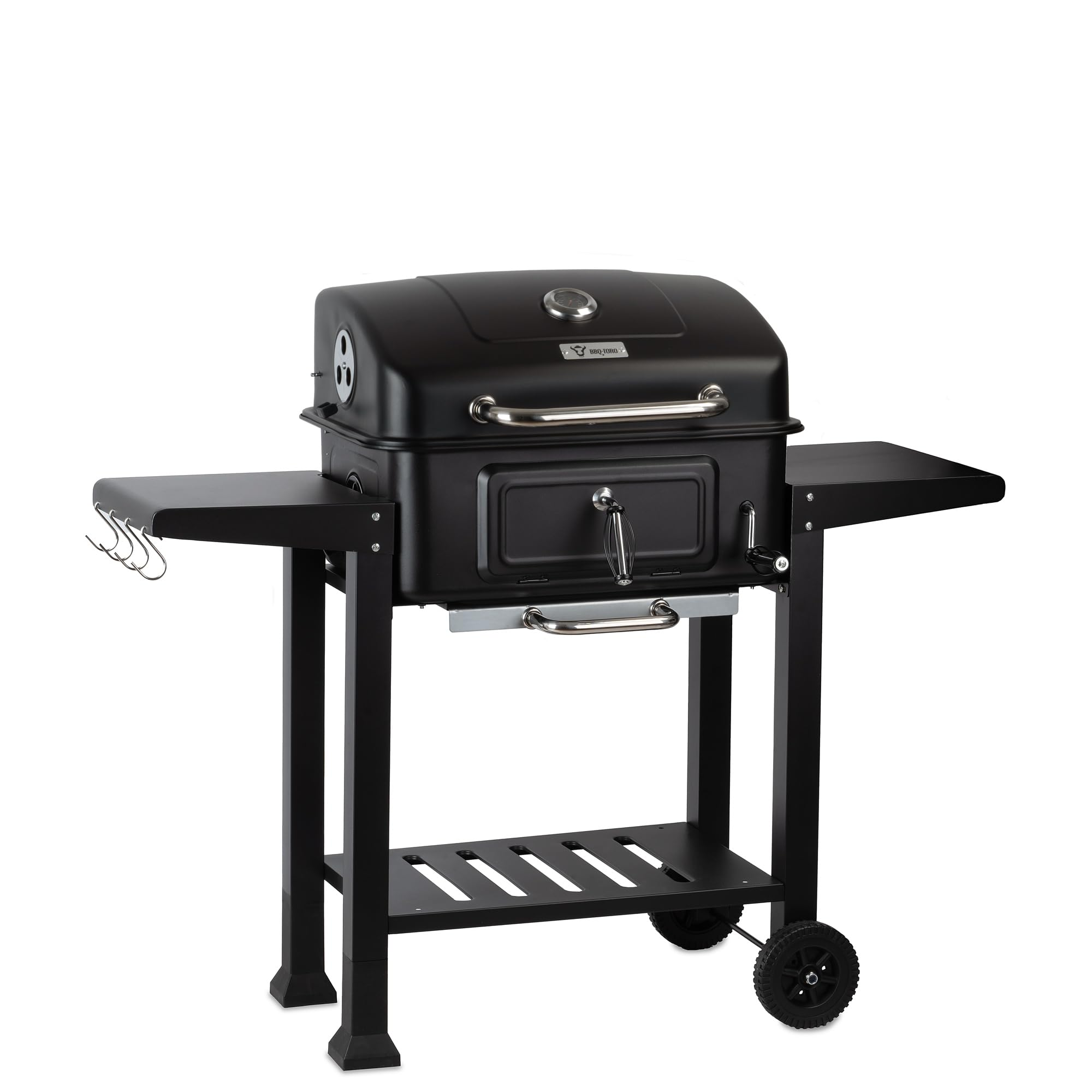 Un barbecue noir avec des étagères latérales, un thermomètre, des poignées et deux roues sur fond blanc.