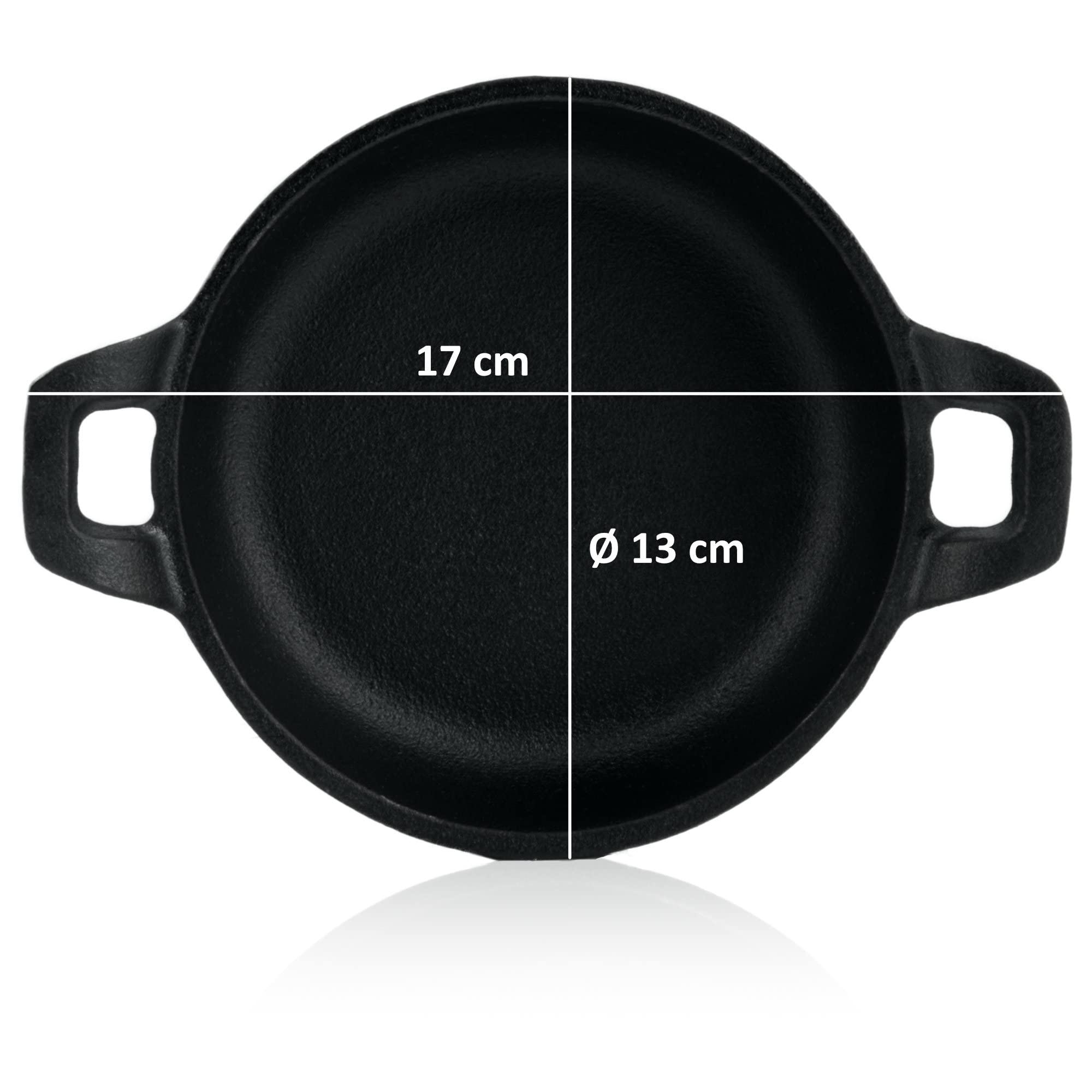 Poêle en fonte noire à deux poignées, 17 cm de diamètre en haut et 13 cm en bas.