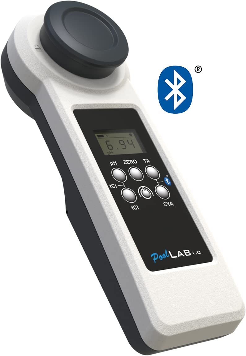 PoolLab 1.0 Wassertester mit digitalem Display, Tasten und Bluetooth-Logo auf weißem Hintergrund.