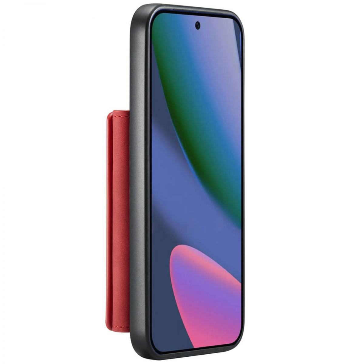 Ein schwarzes Smartphone in dunkler Hülle mit rotem Geldbörsenständer auf der Rückseite vor weißem Hintergrund.