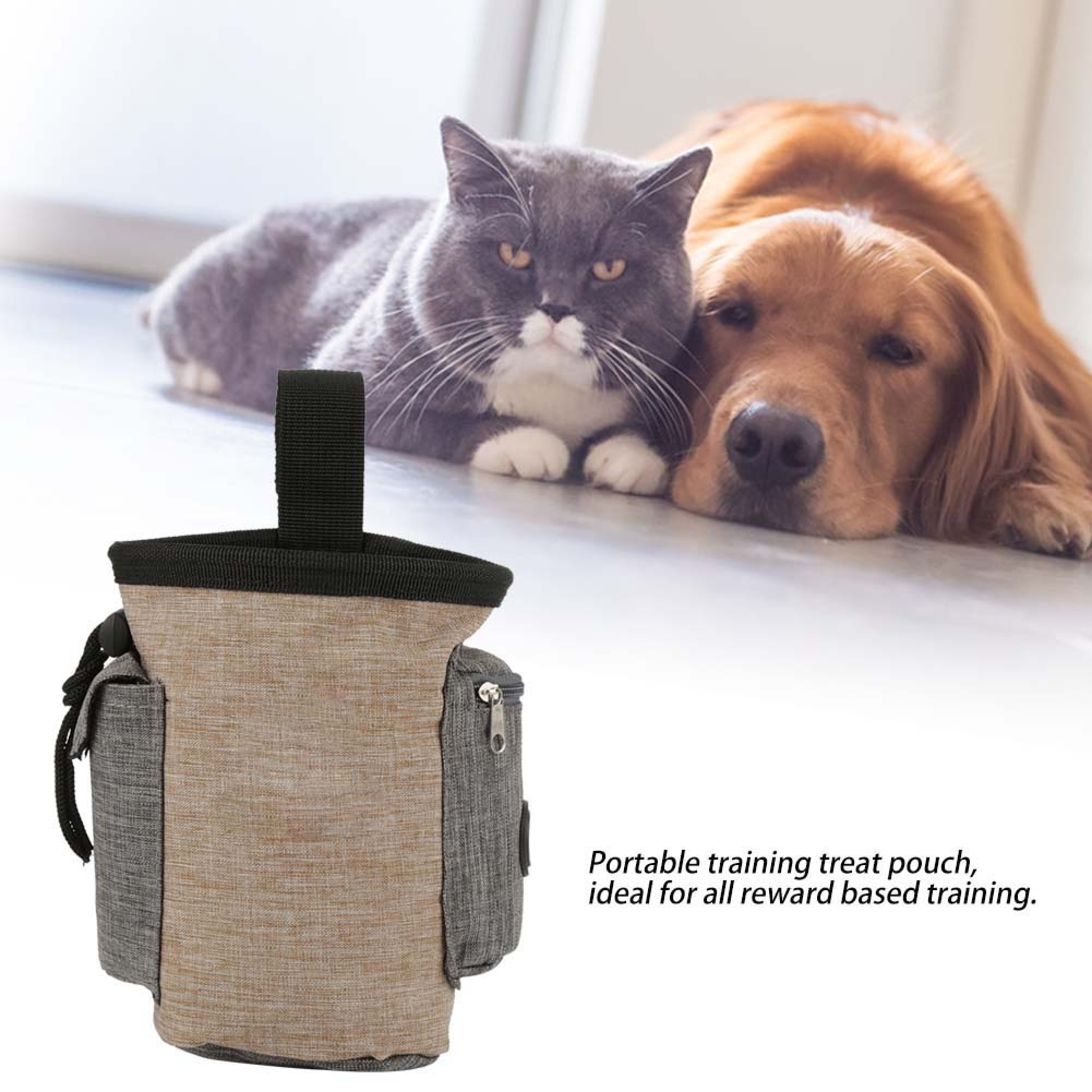 Tragbare Leckerlibeutel für das Haustiertraining, mit grau-beigem Design und Hund und Katze im Hintergrund.