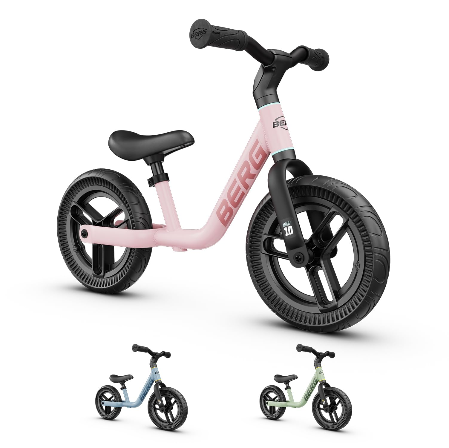 Una balance bike rosa con ruote e manopole nere, con due versioni più piccole in blu e verde sotto.