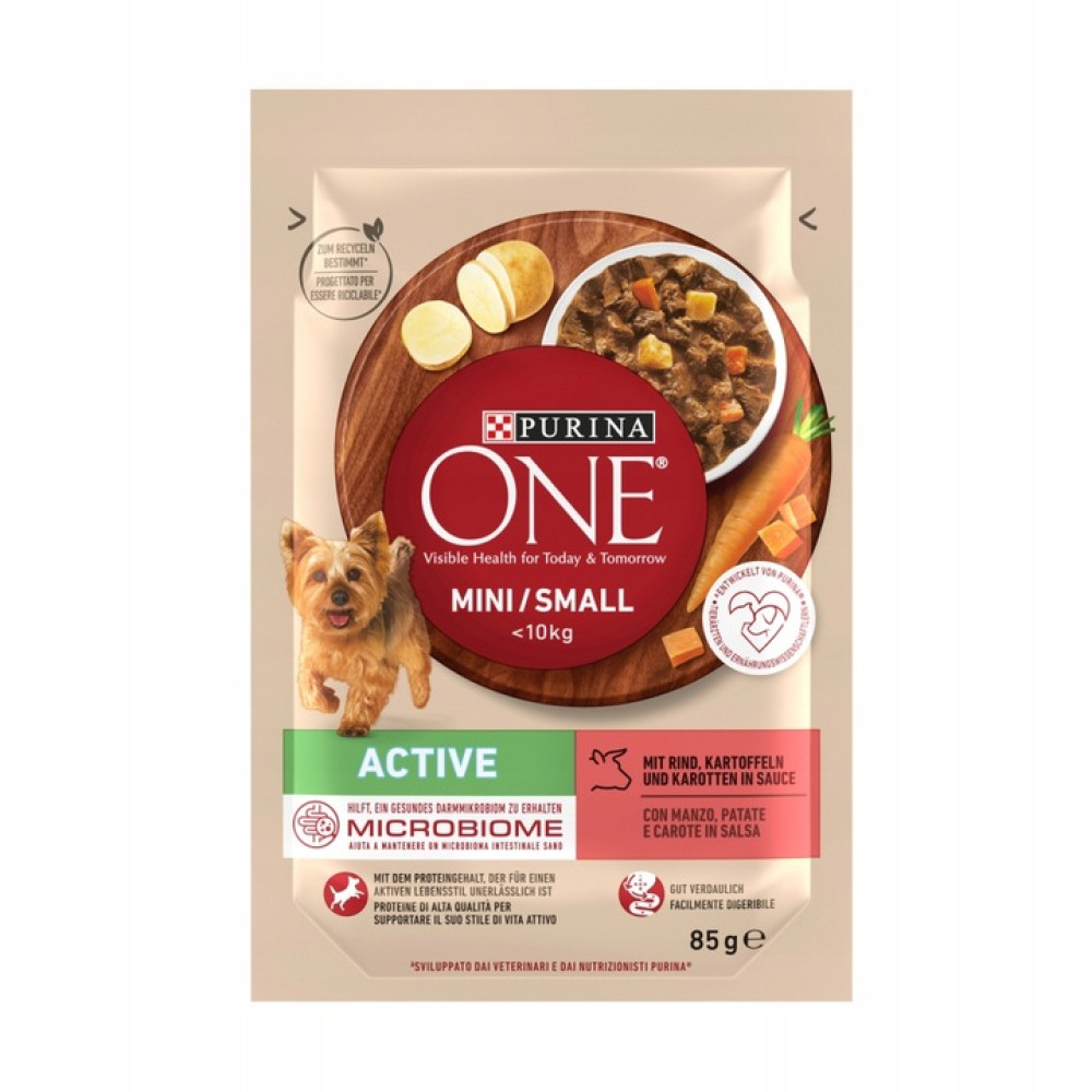 Saszetka karmy dla psa Purina One Mini Active z małym Yorkshire Terrierem, wołowiną, ziemniakami i marchewką.
