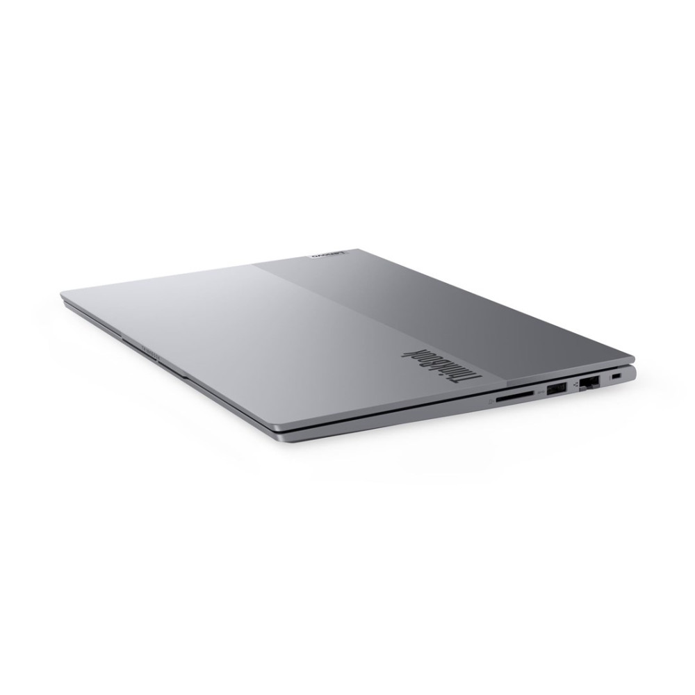 Zamknięty szary laptop na białym tle z logo ThinkBook.