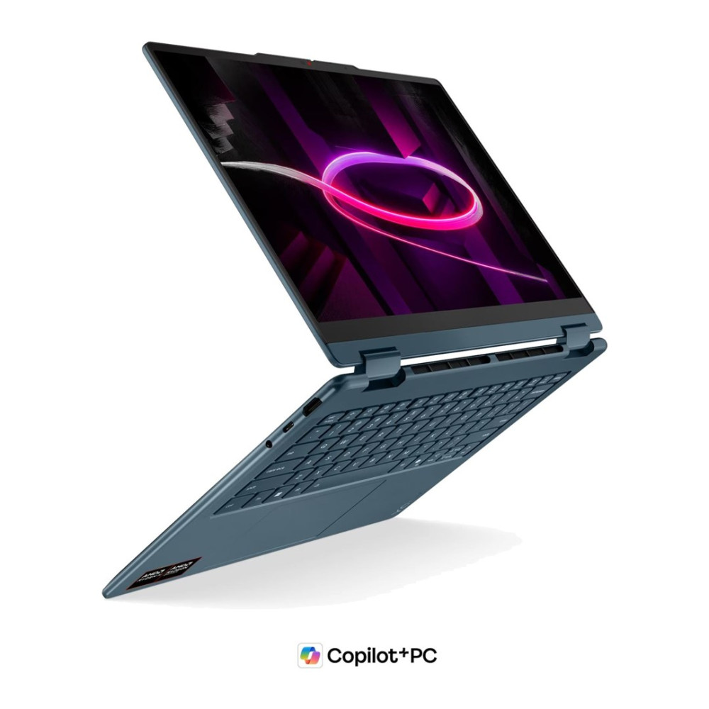Niebieski laptop otwarty pod kątem na białym tle, wyświetlający żywą różowo-fioletową tapetę.