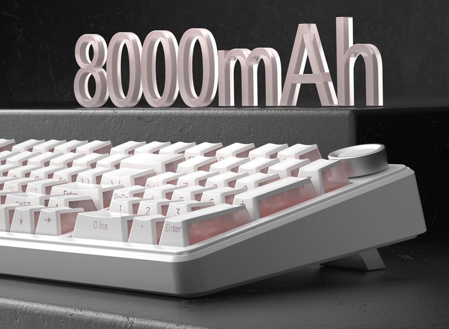Biała klawiatura mechaniczna z napisem 8000mAh w tle.