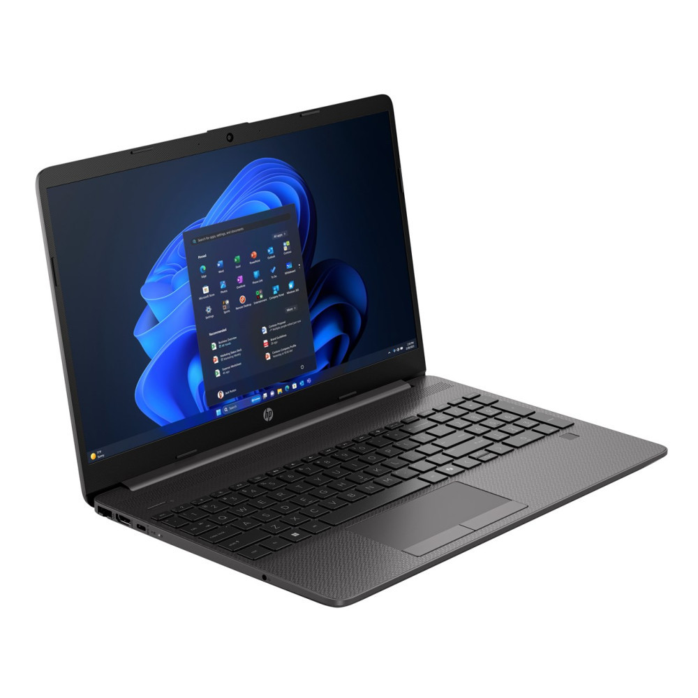 Szary laptop HP otwarty na białym tle z niebieskim menu startowym na ekranie.