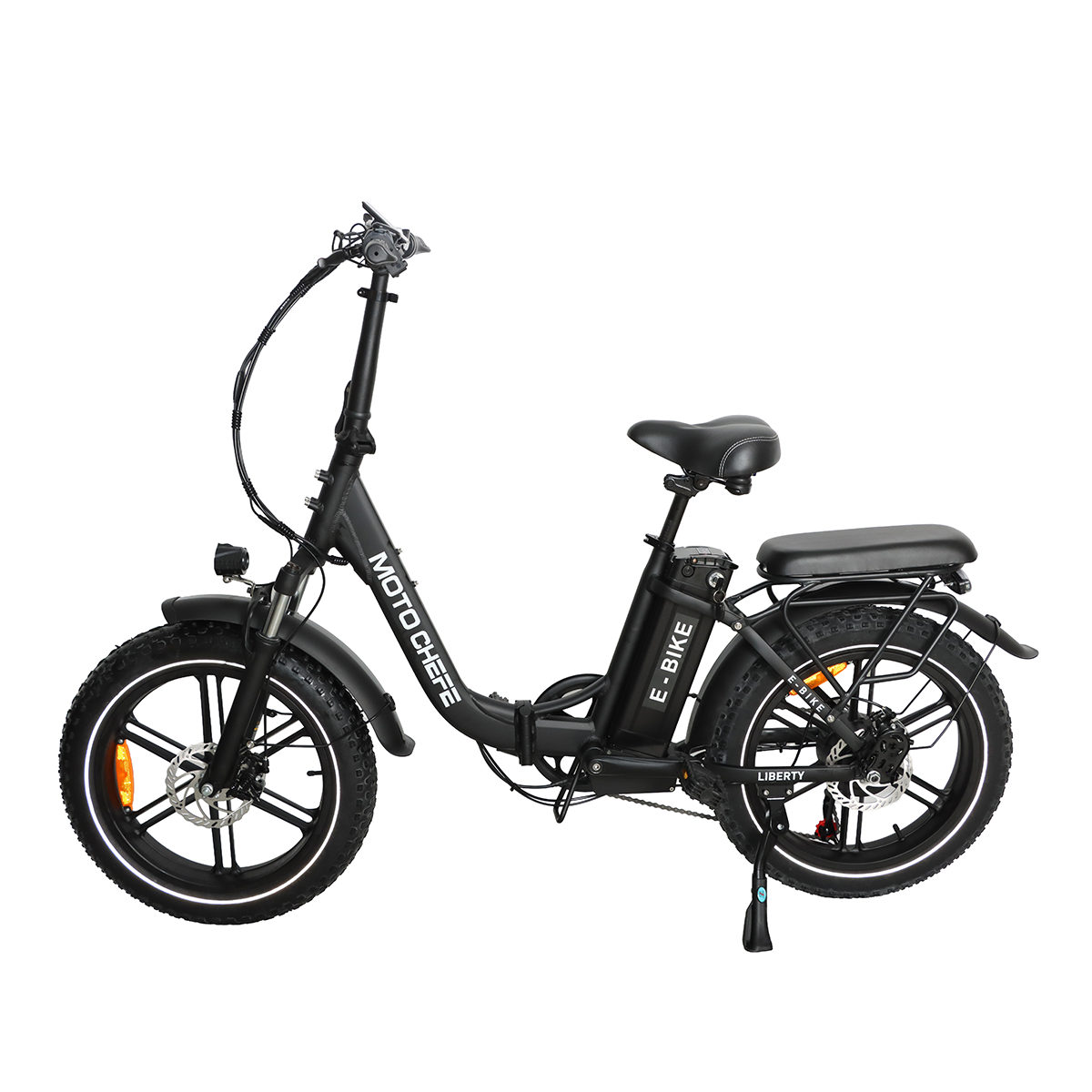 Czarny rower elektryczny Moto Chef z grubymi oponami i tylnym siedzeniem na białym tle.