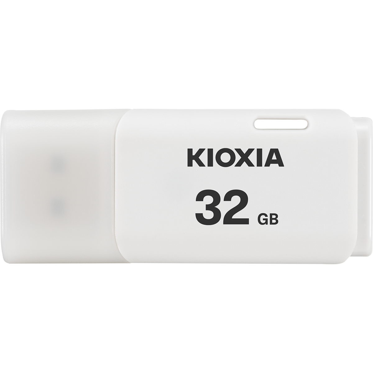 Düz beyaz arka planda kapaklı beyaz bir Kioxia 32GB USB flash sürücü.