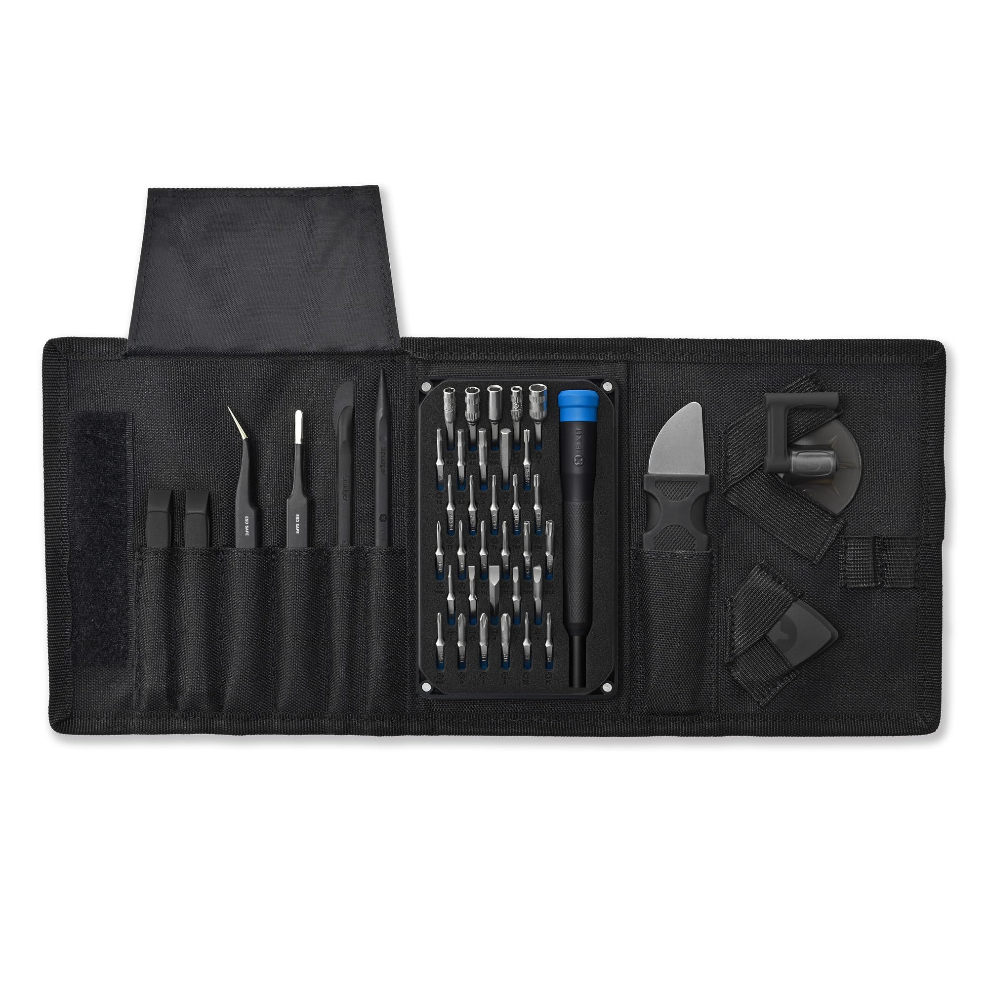 Un set di attrezzi nero in un astuccio di stoffa, contenente un cacciavite, inserti, pinzette e strumenti di apertura.