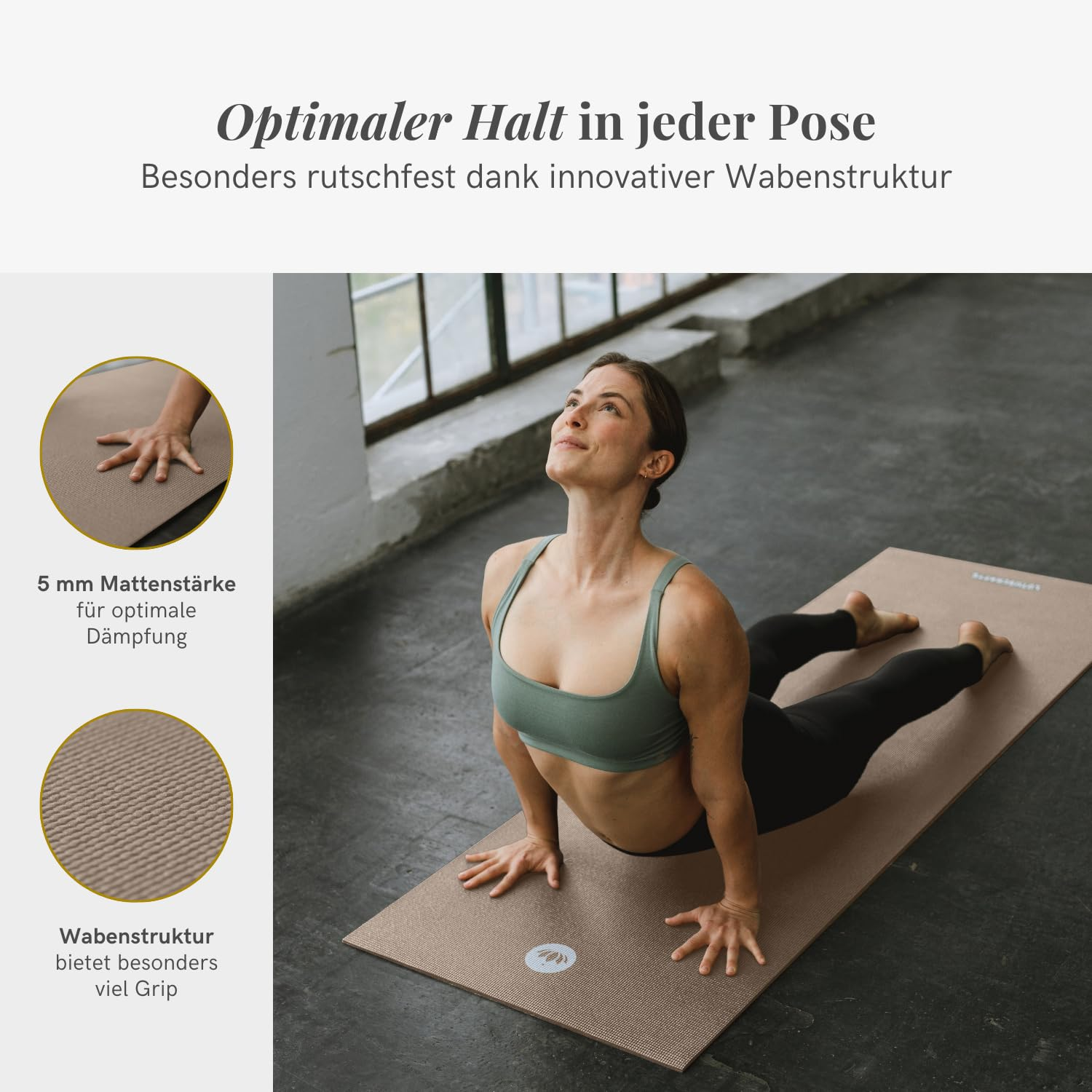 Donna che pratica yoga su un tappetino antiscivolo a nido d'ape.