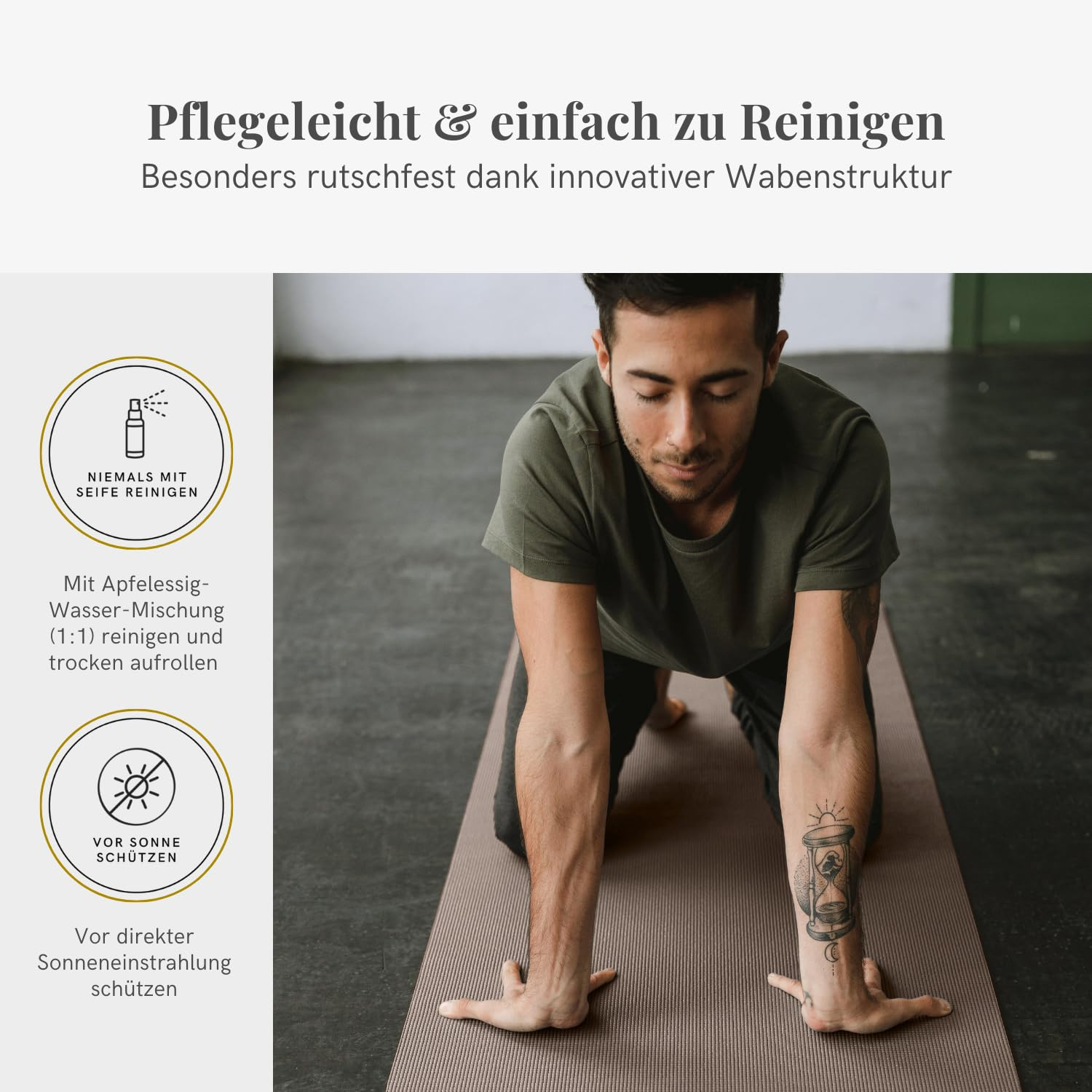 Un uomo si inginocchia su un tappetino da yoga con istruzioni di cura a sinistra.