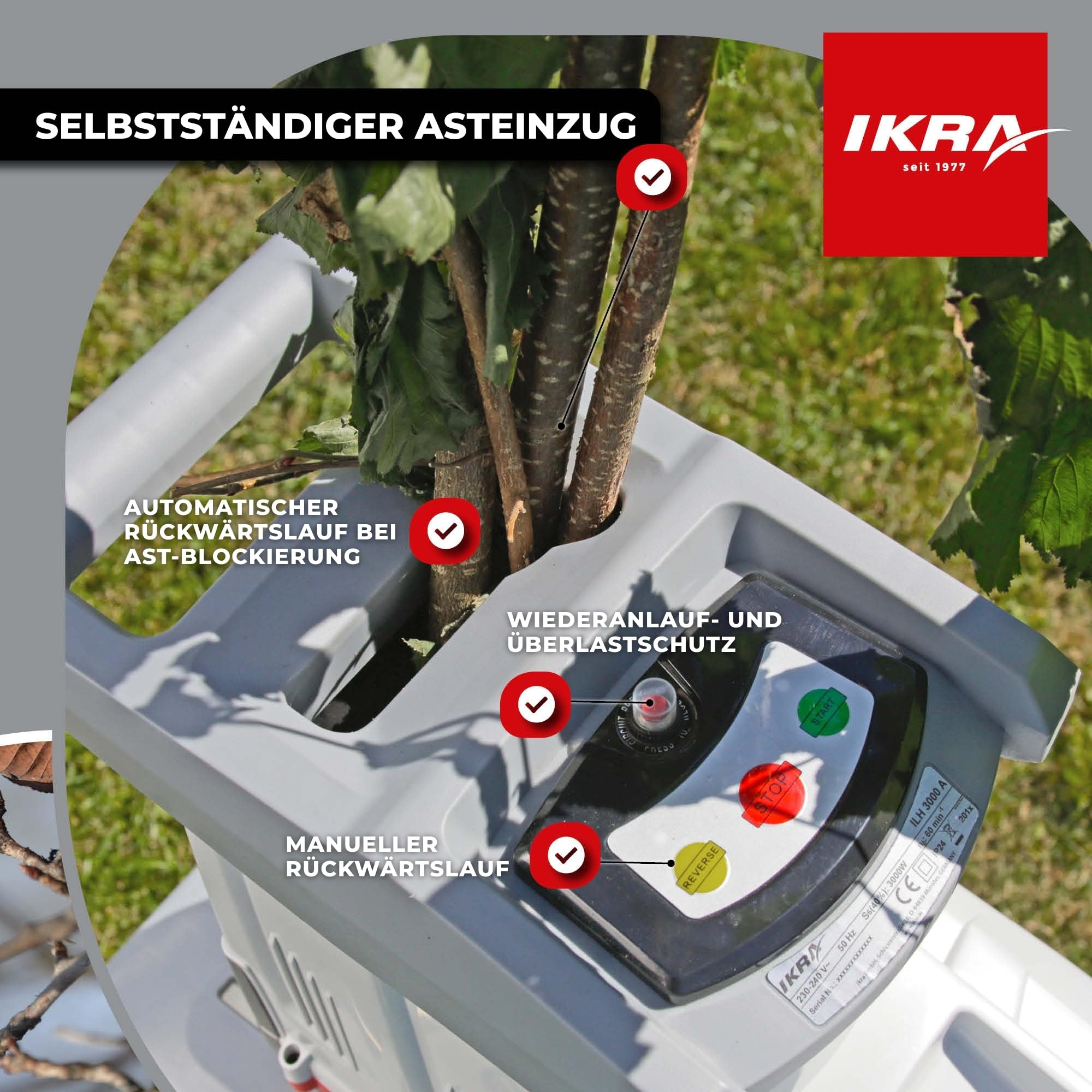 IKRA Gartenhäcksler mit Ästen im Trichter und Bedienelementen, inklusive Textbeschreibungen.