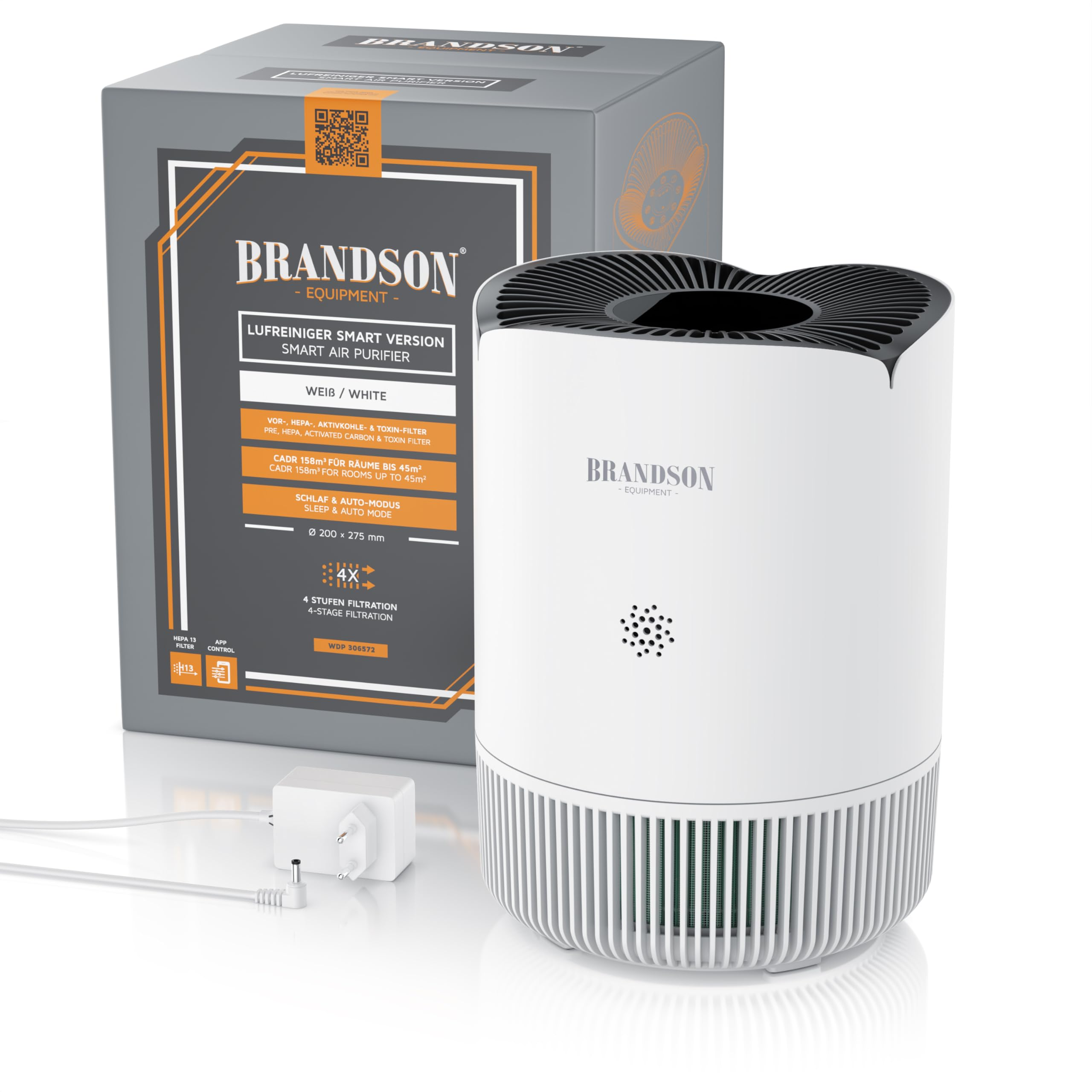 Weißer Brandson Smart Luftreiniger mit grauer Produktverpackung und Netzteil vorne auf weißer Oberfläche.
