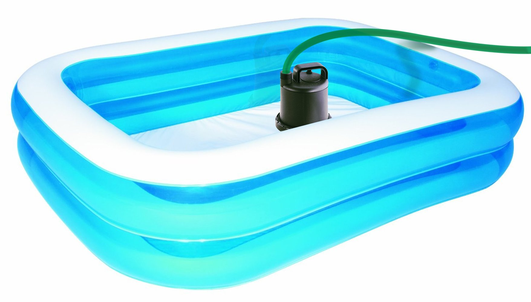 Ein rechteckiges, blau-weißes Planschbecken mit einer schwarzen Pumpe und einem grünen Schlauch im Inneren.