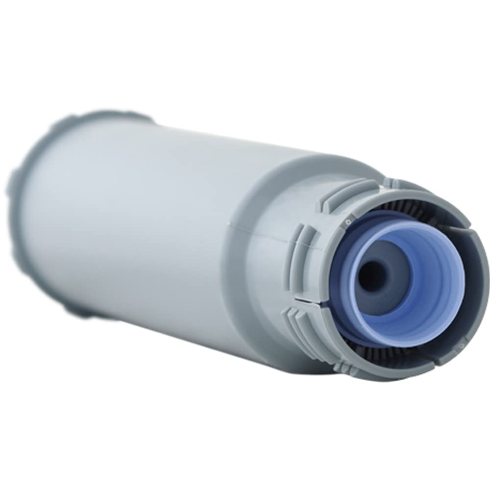 Filtro dell'acqua cilindrico grigio con connettore azzurro su sfondo bianco.