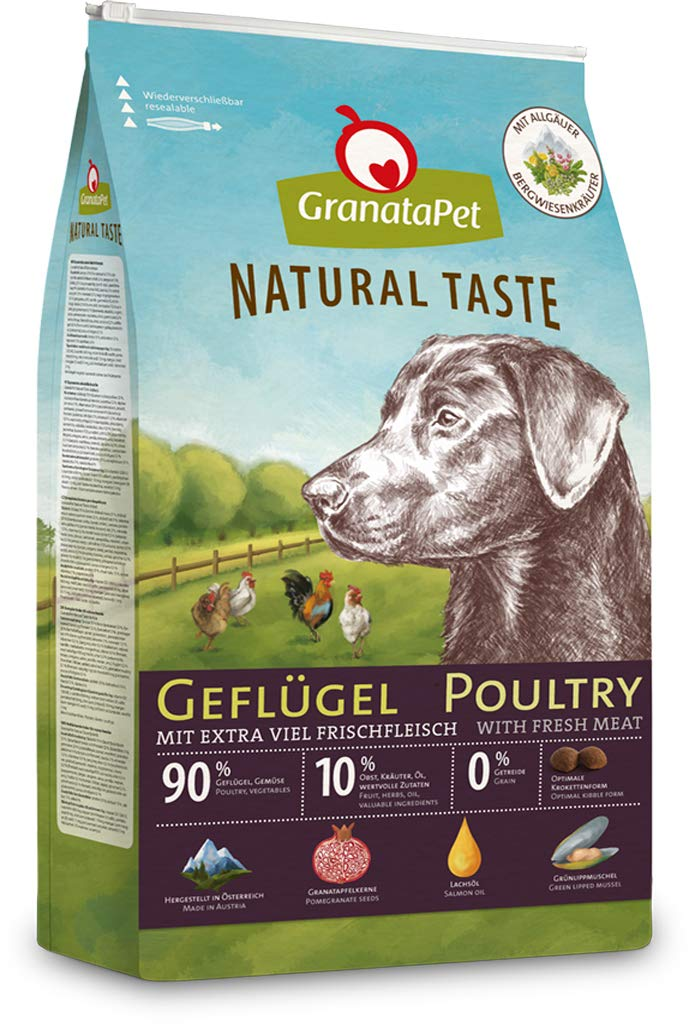 GranataPet Hundenahrung mit Geflügel, Huhn und Hund vor ländlicher Kulisse auf der Verpackung.