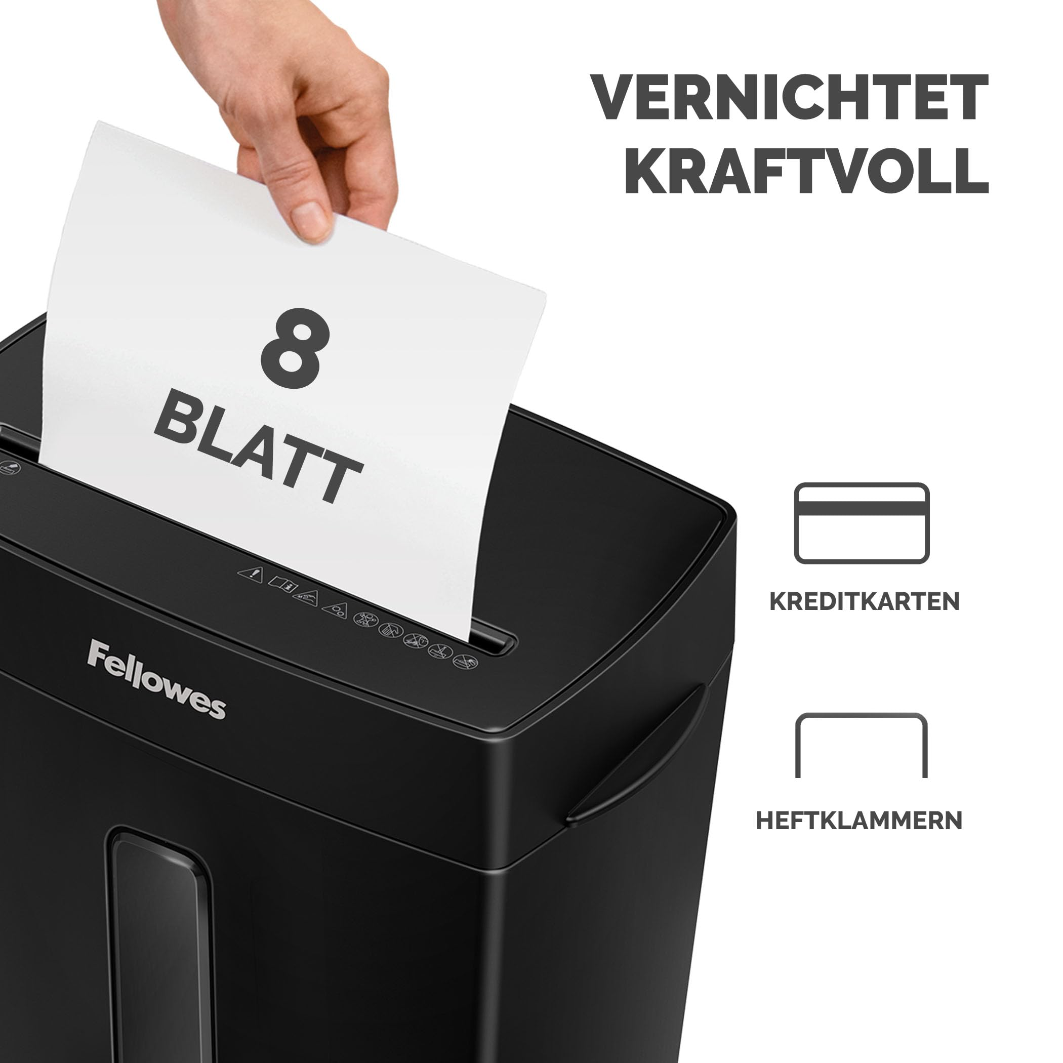 Eine Hand führt Papier in einen schwarzen Aktenvernichter ein, der auch Kreditkarten und Heftklammern vernichtet.