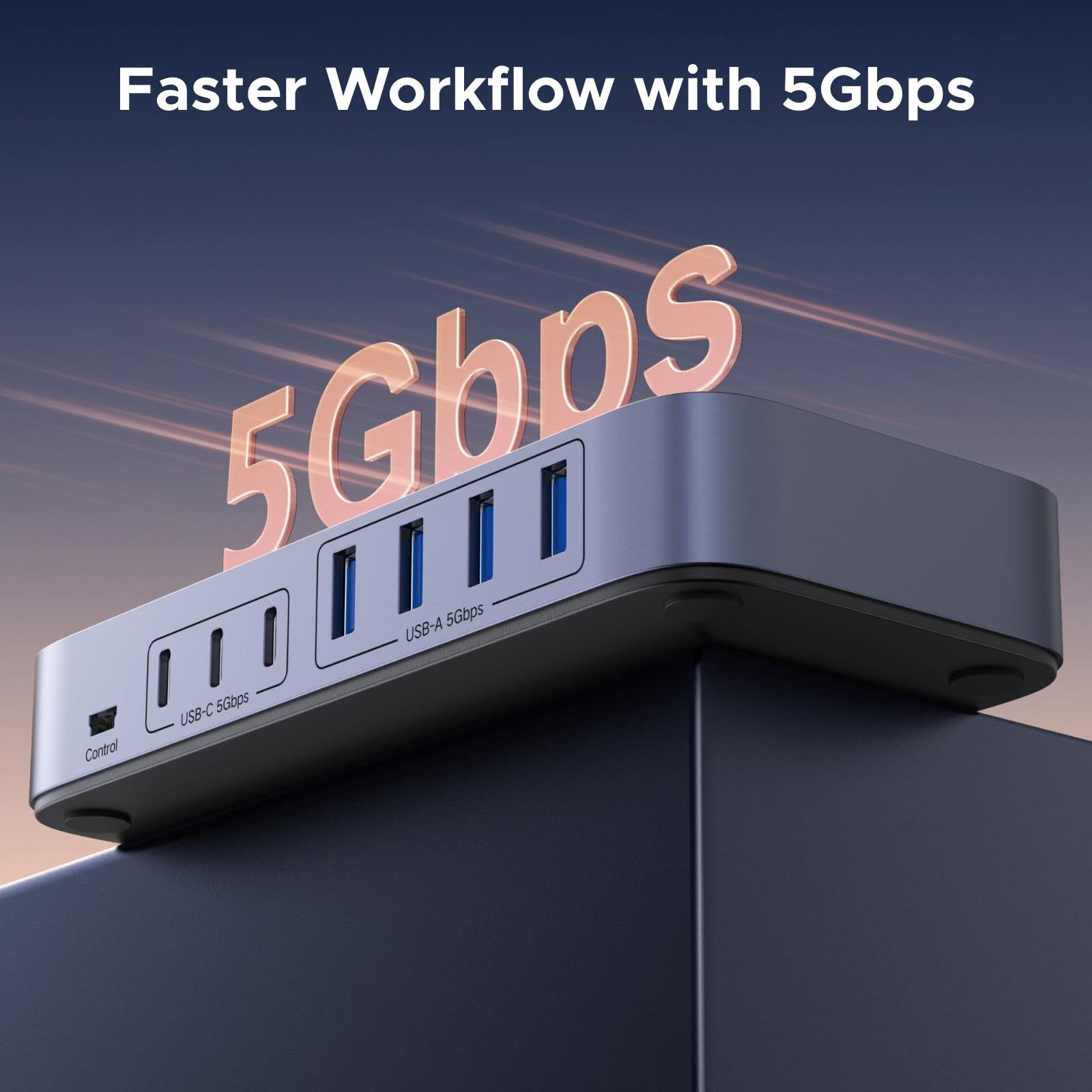 Un hub USB grigio con più porte USB-C e USB-A, con la scritta 5Gbps fluttuante sopra su sfondo scuro.