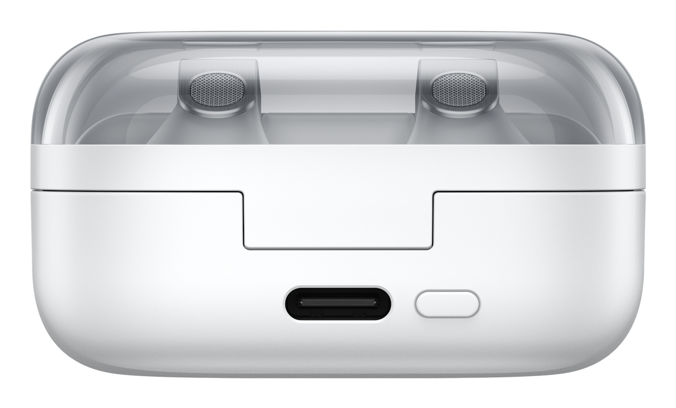 Un étui de chargement d'écouteurs blanc avec couvercle transparent montre deux écouteurs, un port USB-C et un bouton.