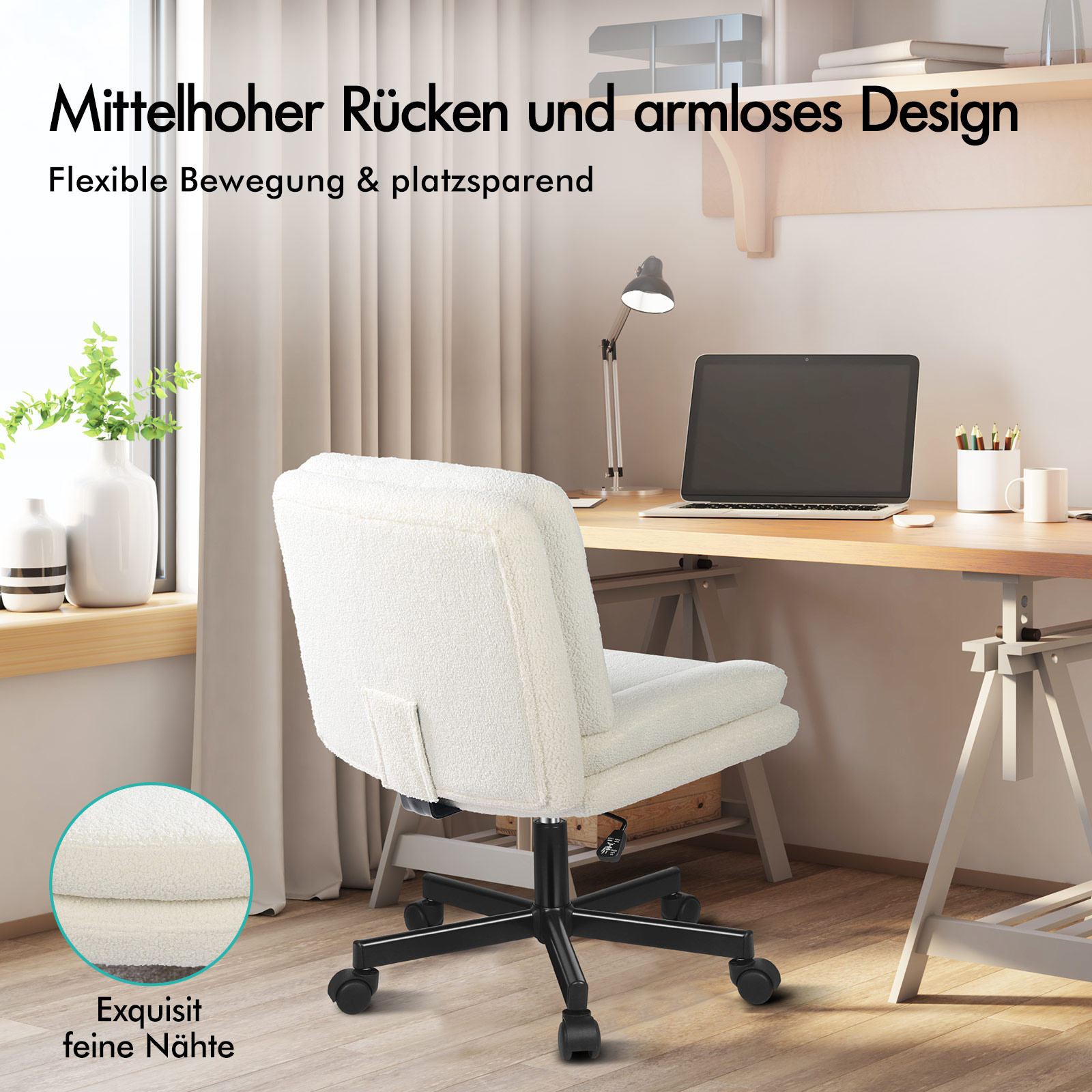 Ein weißer Bürostuhl mit strukturiertem Stoff und schwarzem Rollenfuß in einem hellen Raum mit Holztisch und Laptop.