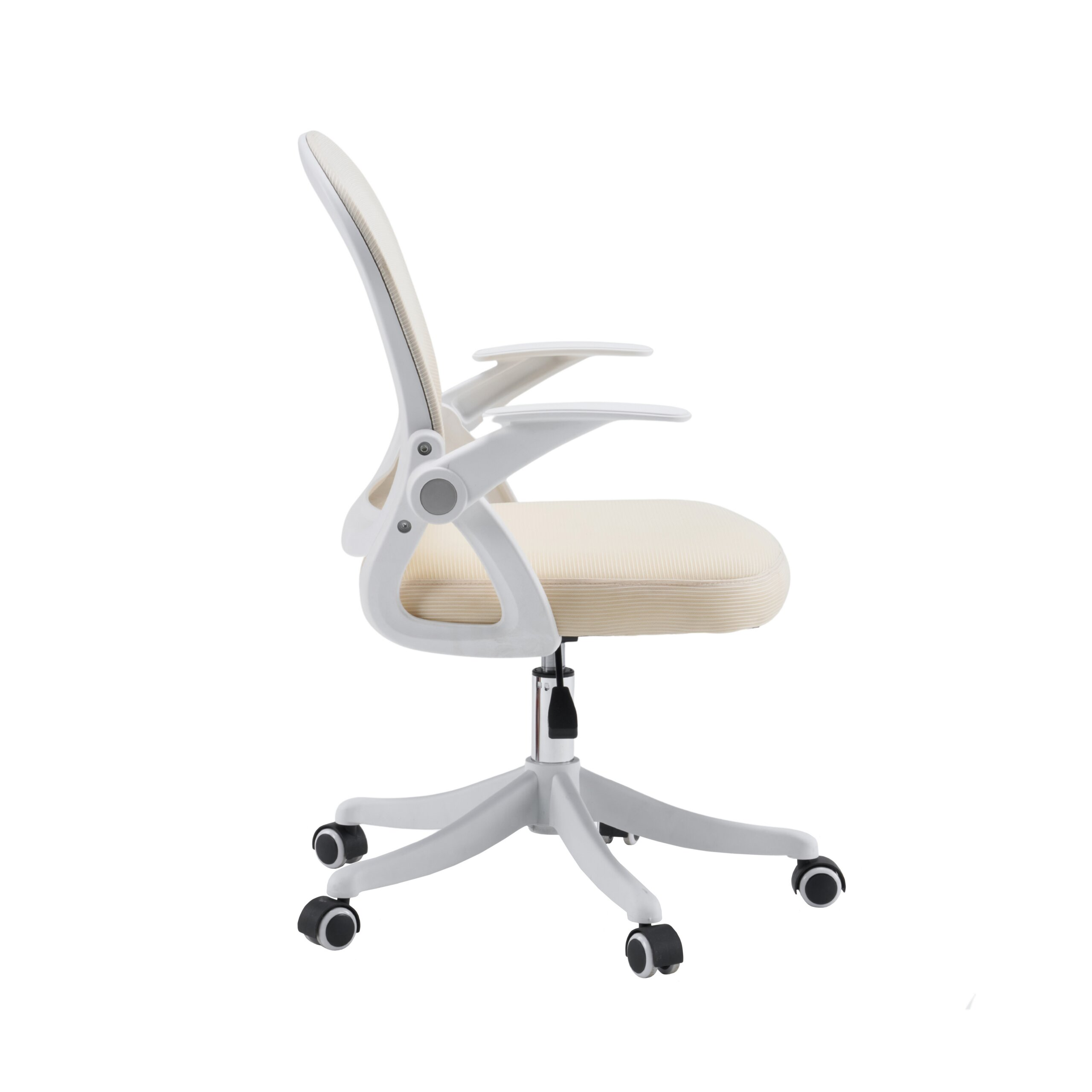 Ein weißer und beige ergonomischer Buerostuhl mit Rollen auf weißem Hintergrund.