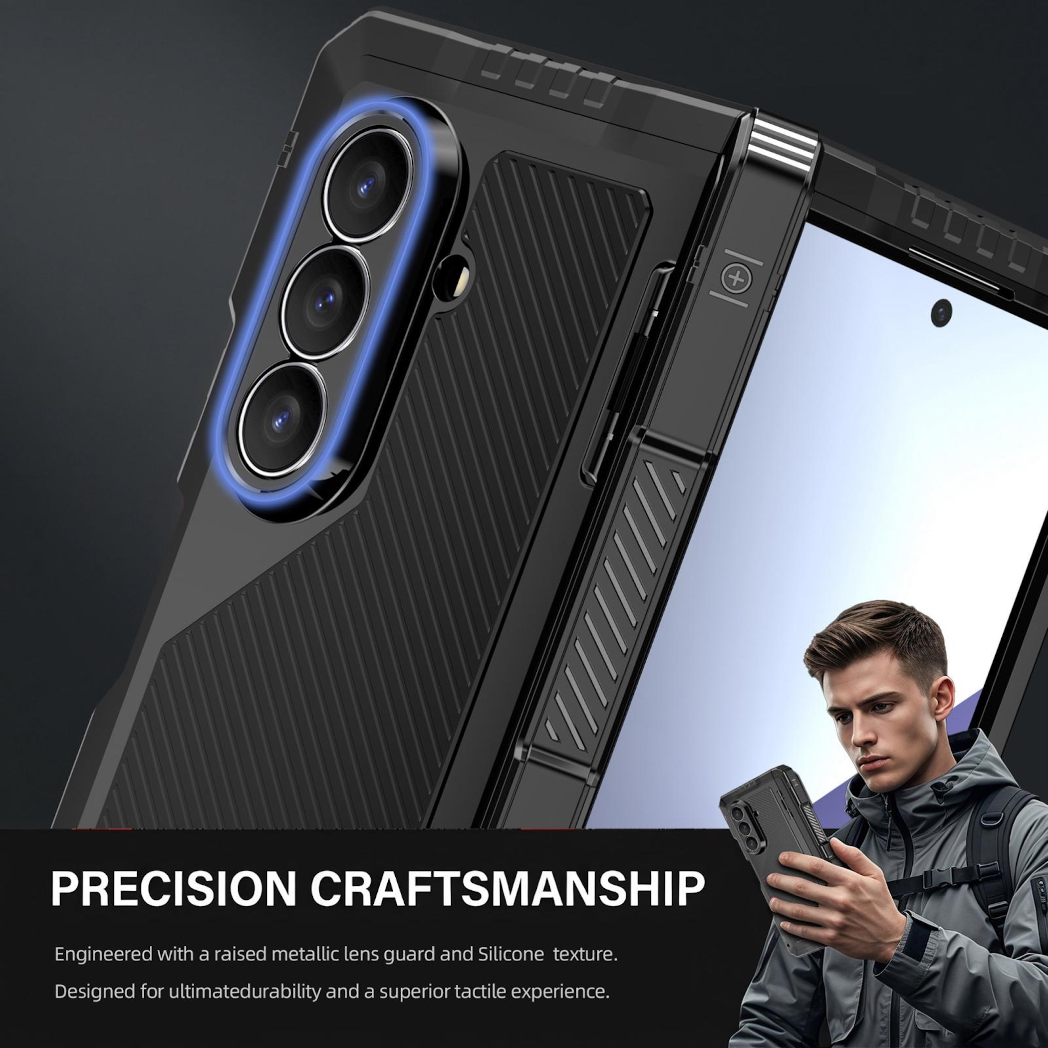 Robuste schwarze Schutzhülle für ein faltbares Smartphone mit vertikaler Dreifachkamera und Textur.