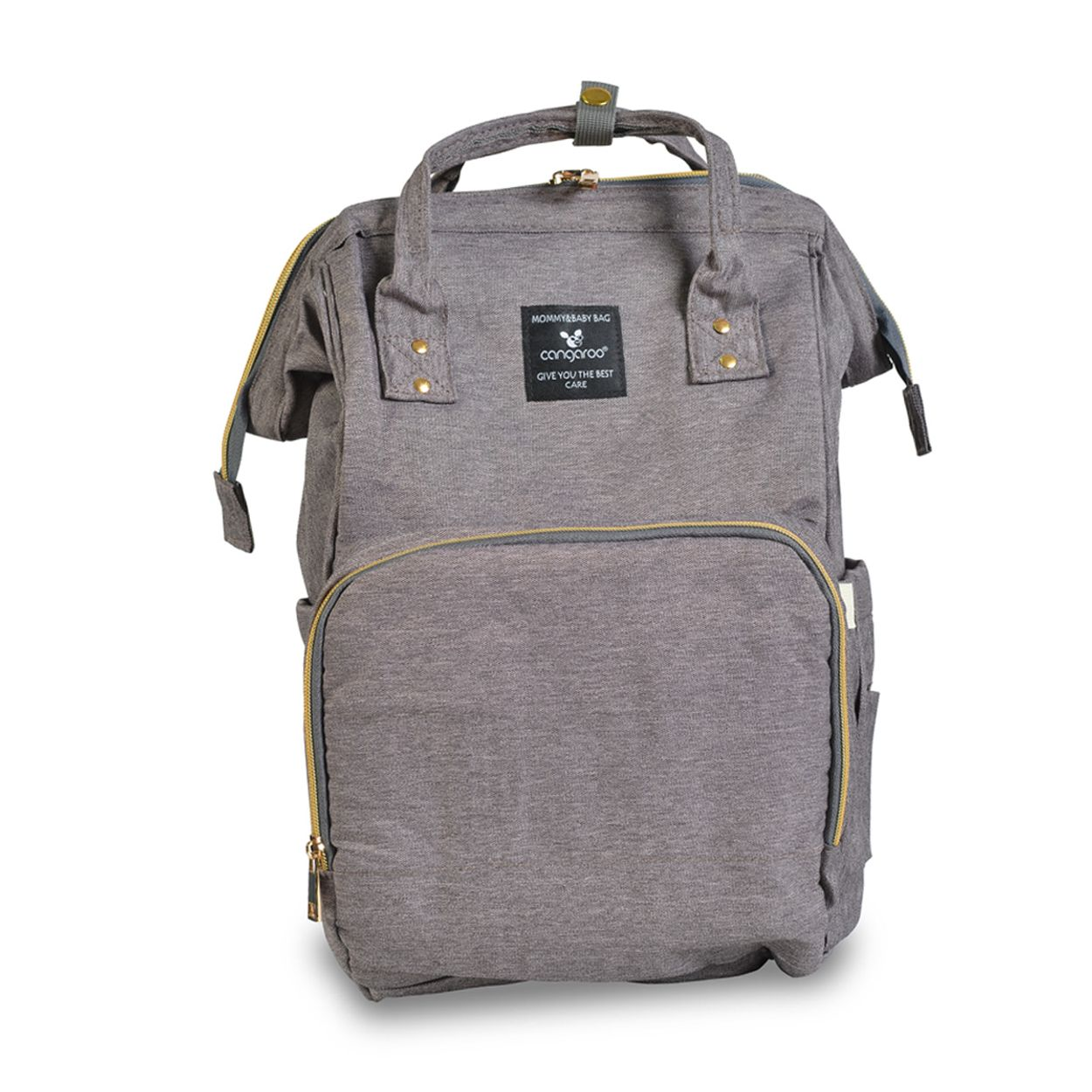 Ein grauer Wickelrucksack mit Reißverschlüssen, einer Fronttasche und Tragegriffen auf weißem Hintergrund.